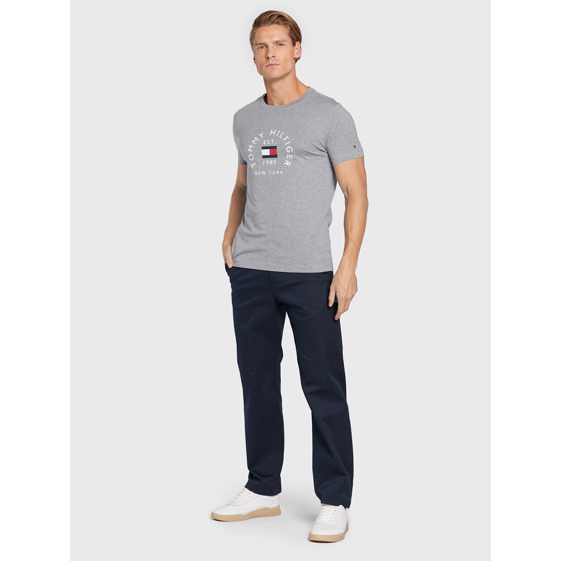 Tommy Hilfiger Тишърт Flag Arch MW0MW27909 Сив Slim Fit - Pepit.bg