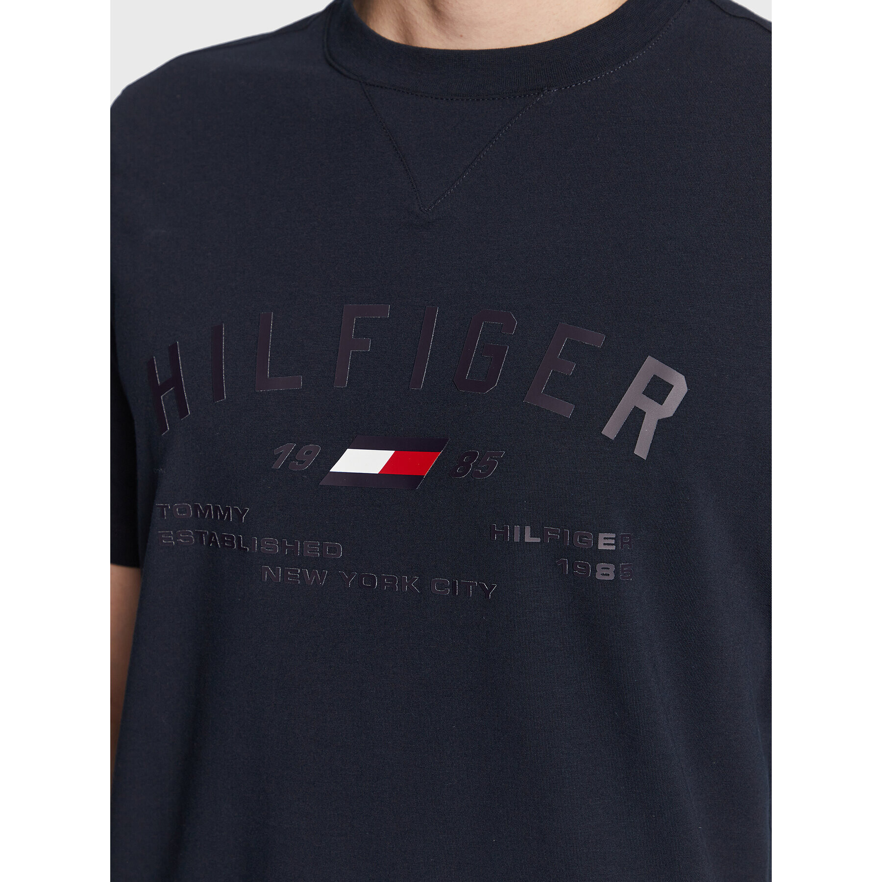 Tommy Hilfiger Тишърт Graphic MW0MW28936 Тъмносин Regular Fit - Pepit.bg