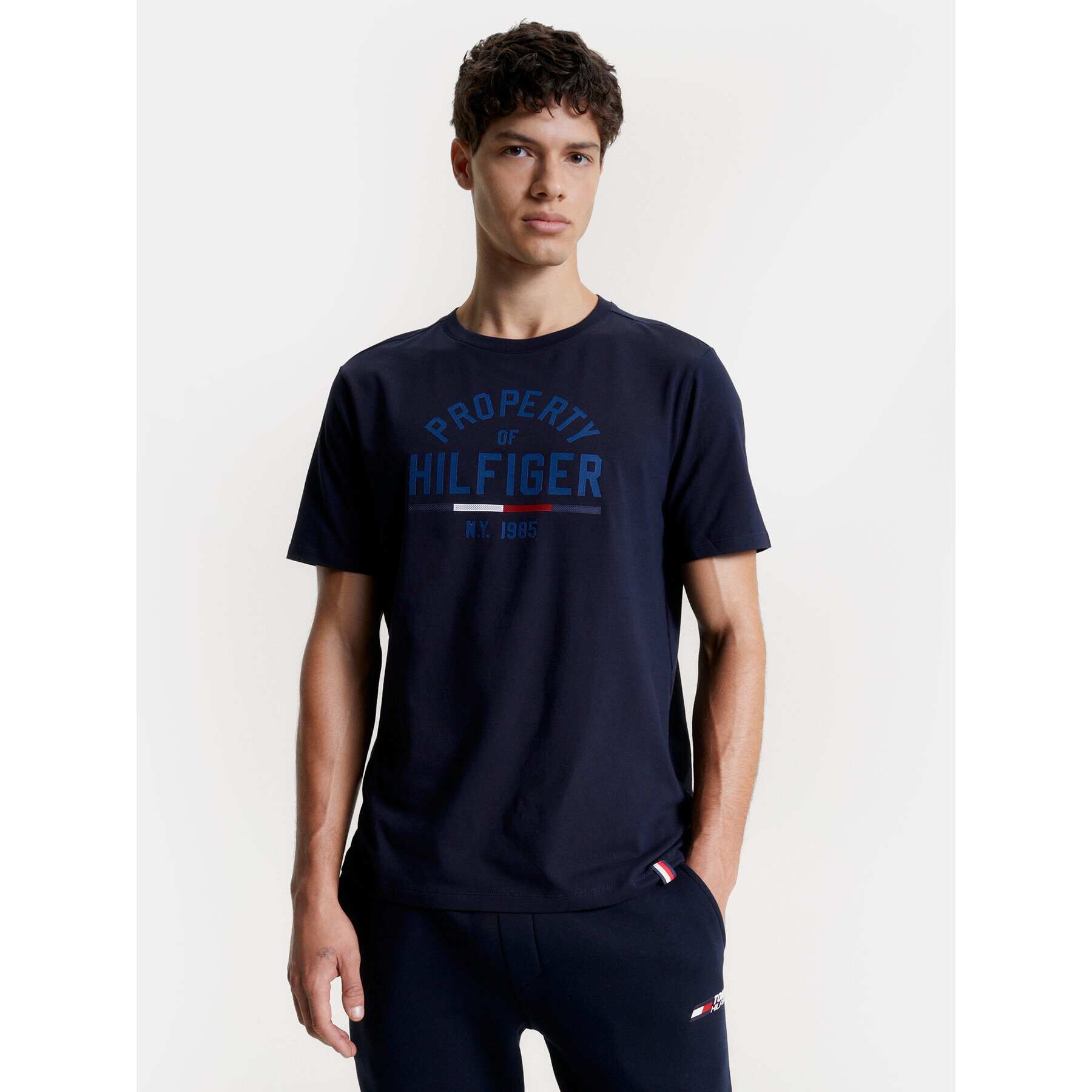 Tommy Hilfiger Тишърт Graphic MW0MW32641 Тъмносин Regular Fit - Pepit.bg