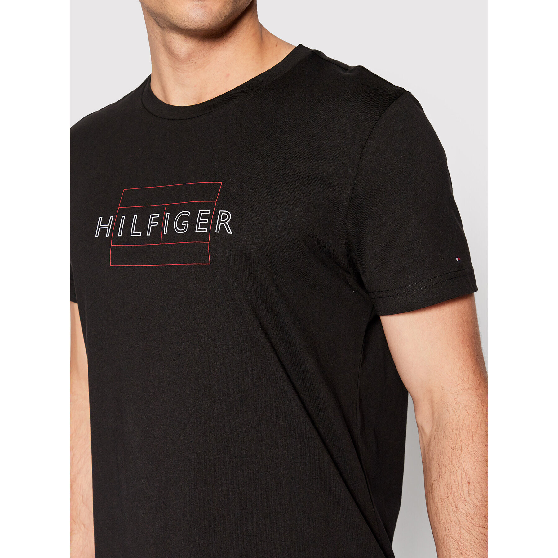 Tommy Hilfiger Тишърт Linear Flag MW0MW25671 Черен Slim Fit - Pepit.bg