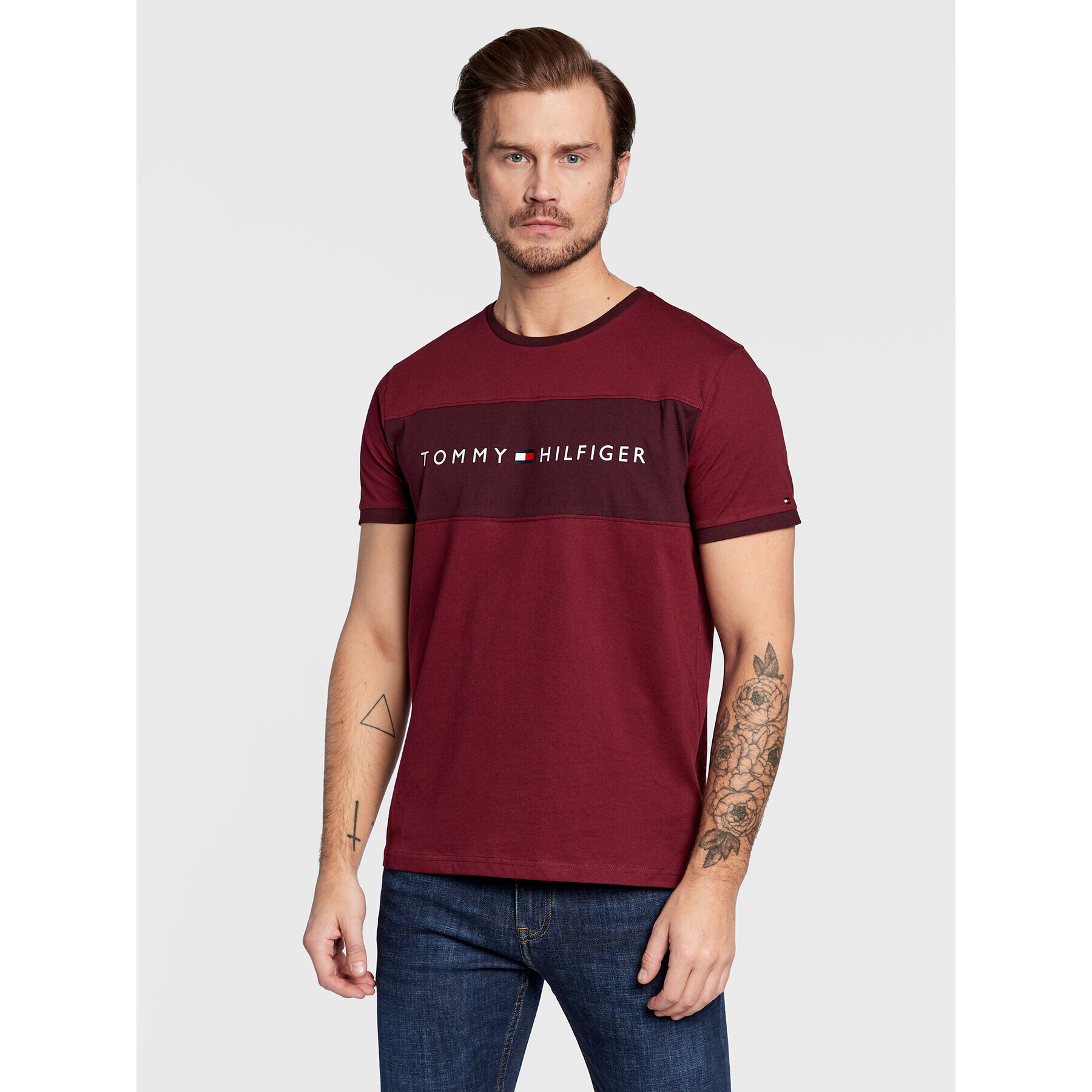 Tommy Hilfiger Тишърт Logo Flag UM0UM01170 Бордо Regular Fit - Pepit.bg