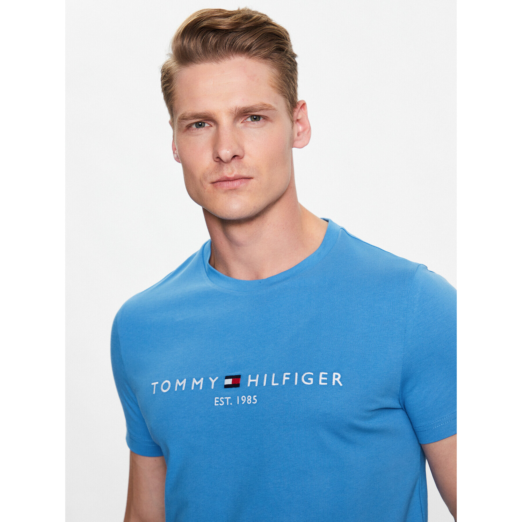 Tommy Hilfiger Тишърт Logo MW0MW11797 Син Slim Fit - Pepit.bg