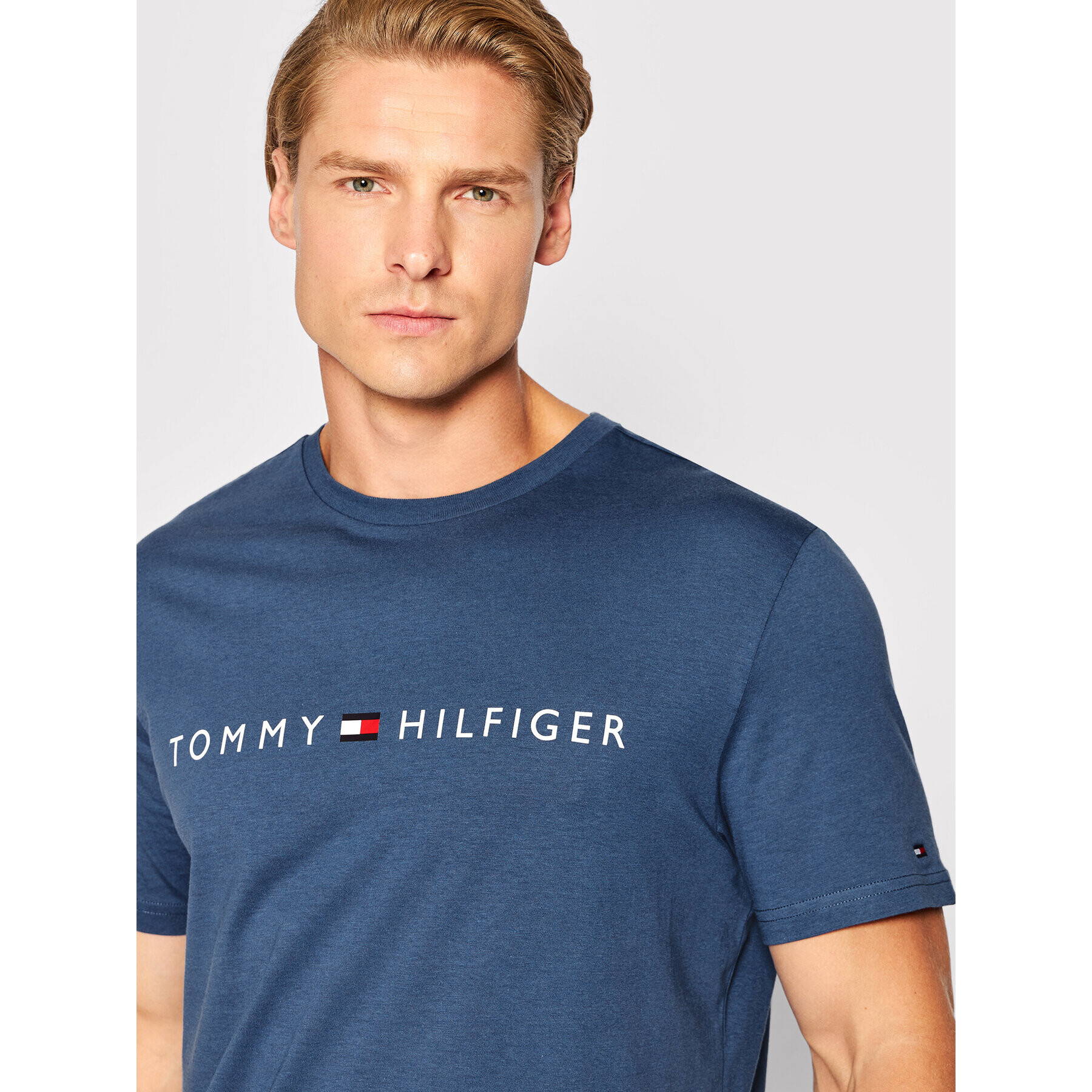 Tommy Hilfiger Тишърт Logo UM0UM01434 Син Regular Fit - Pepit.bg