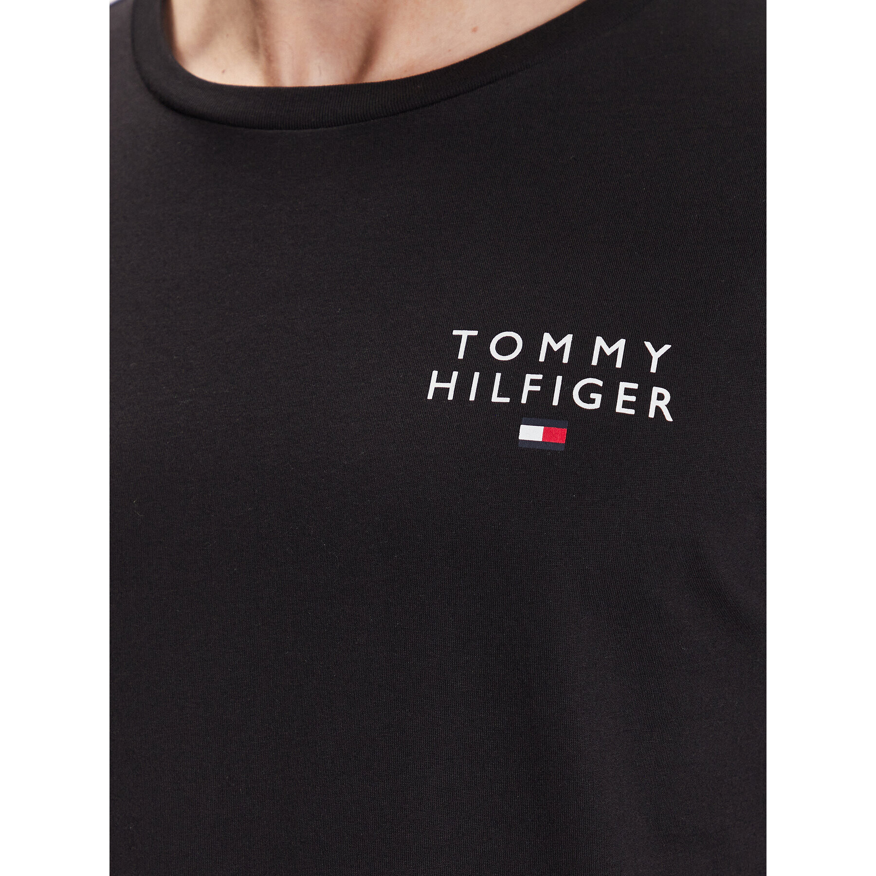 Tommy Hilfiger Тишърт Logo UM0UM02916 Черен Regular Fit - Pepit.bg