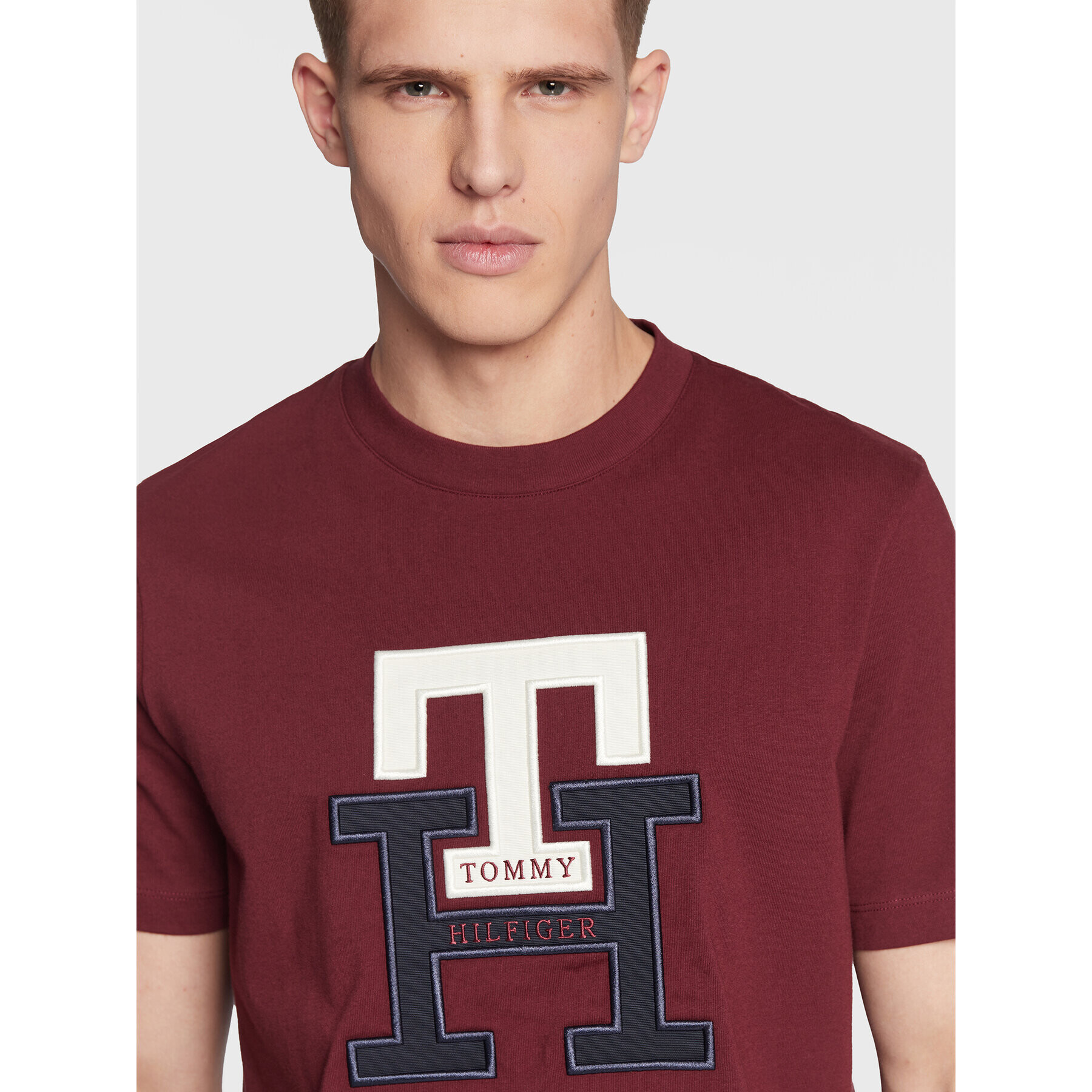 Tommy Hilfiger Тишърт Lux Monogram MW0MW28230 Бордо Regular Fit - Pepit.bg