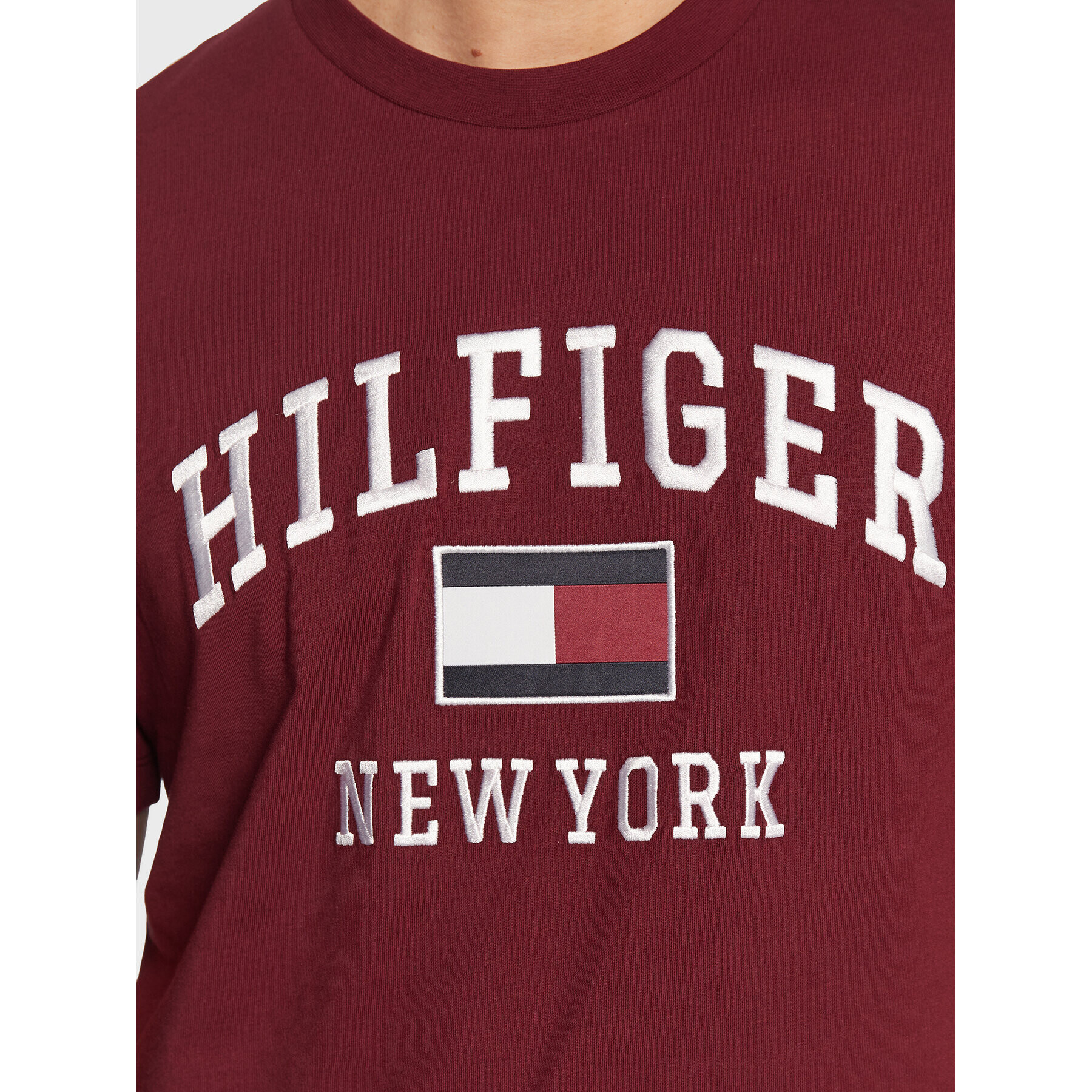 Tommy Hilfiger Тишърт Modern Varsity MW0MW28218 Бордо Regular Fit - Pepit.bg