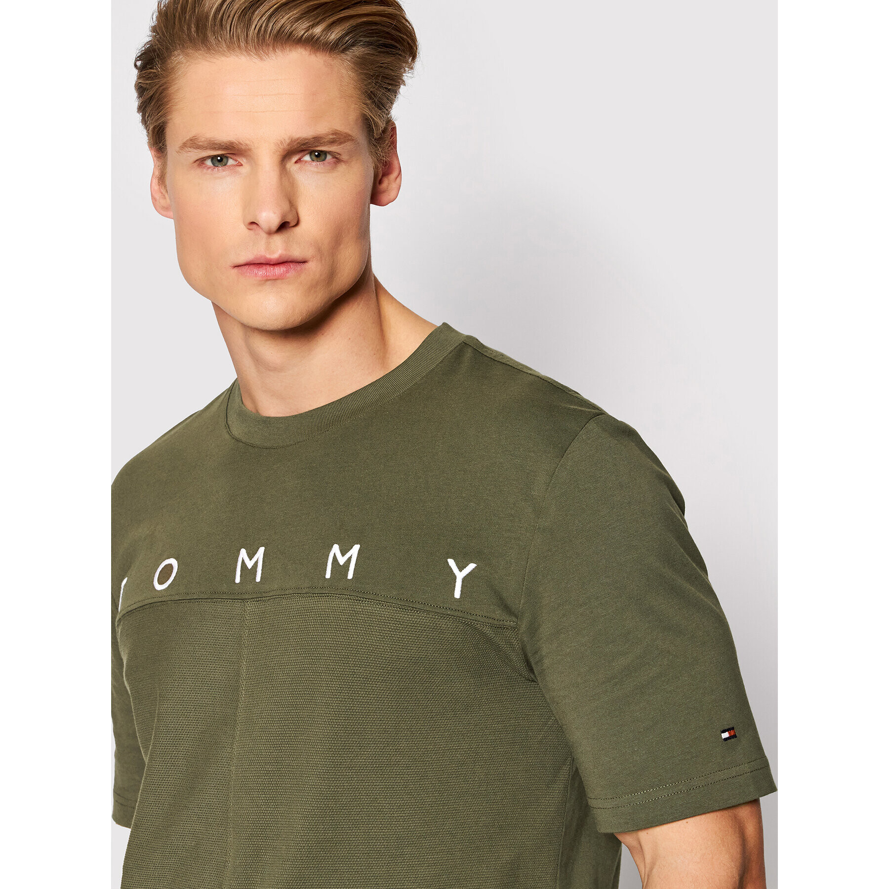 Tommy Hilfiger Тишърт Mono Flag MW0MW22169 Зелен Regular Fit - Pepit.bg