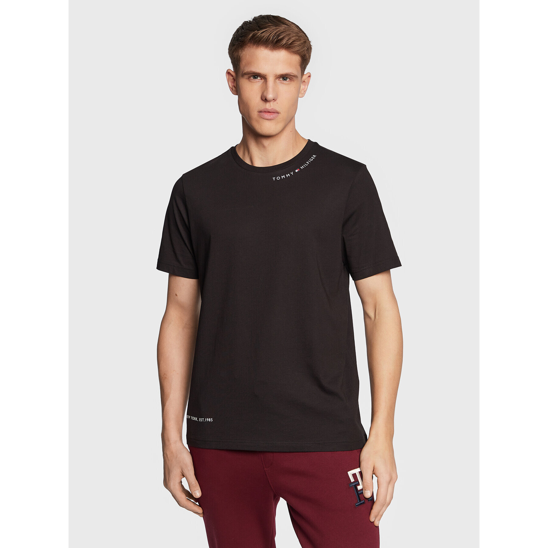 Tommy Hilfiger Тишърт Multi Placement MW0MW22179 Черен Regular Fit - Pepit.bg