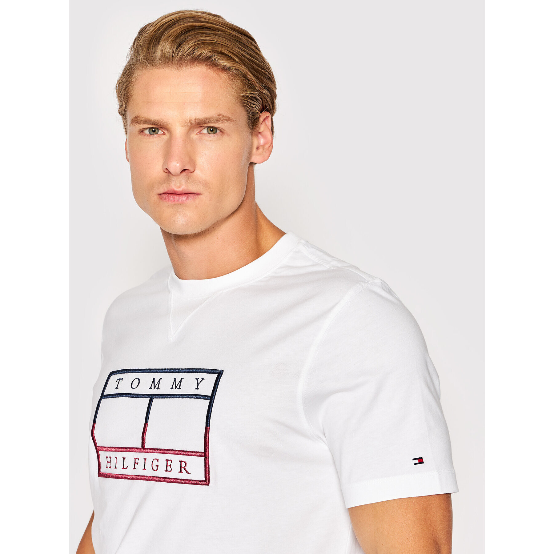 Tommy Hilfiger Тишърт MW0MW25763 Бял Regular Fit - Pepit.bg