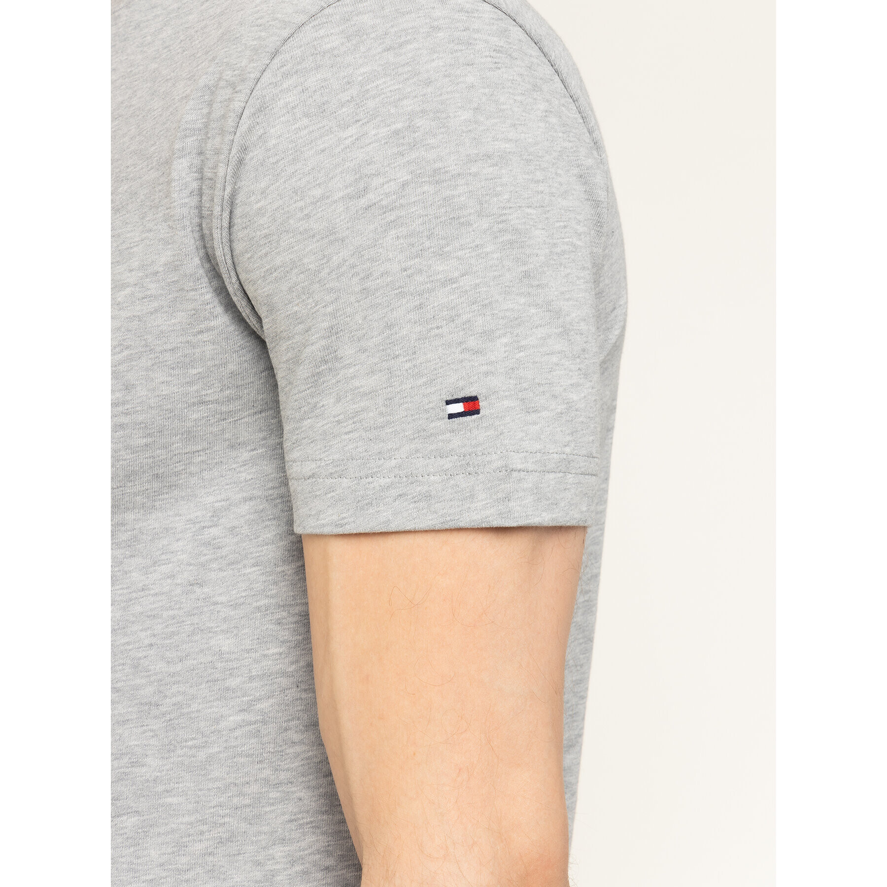 Tommy Hilfiger Тишърт Shield MW0MW12515 Сив Regular Fit - Pepit.bg