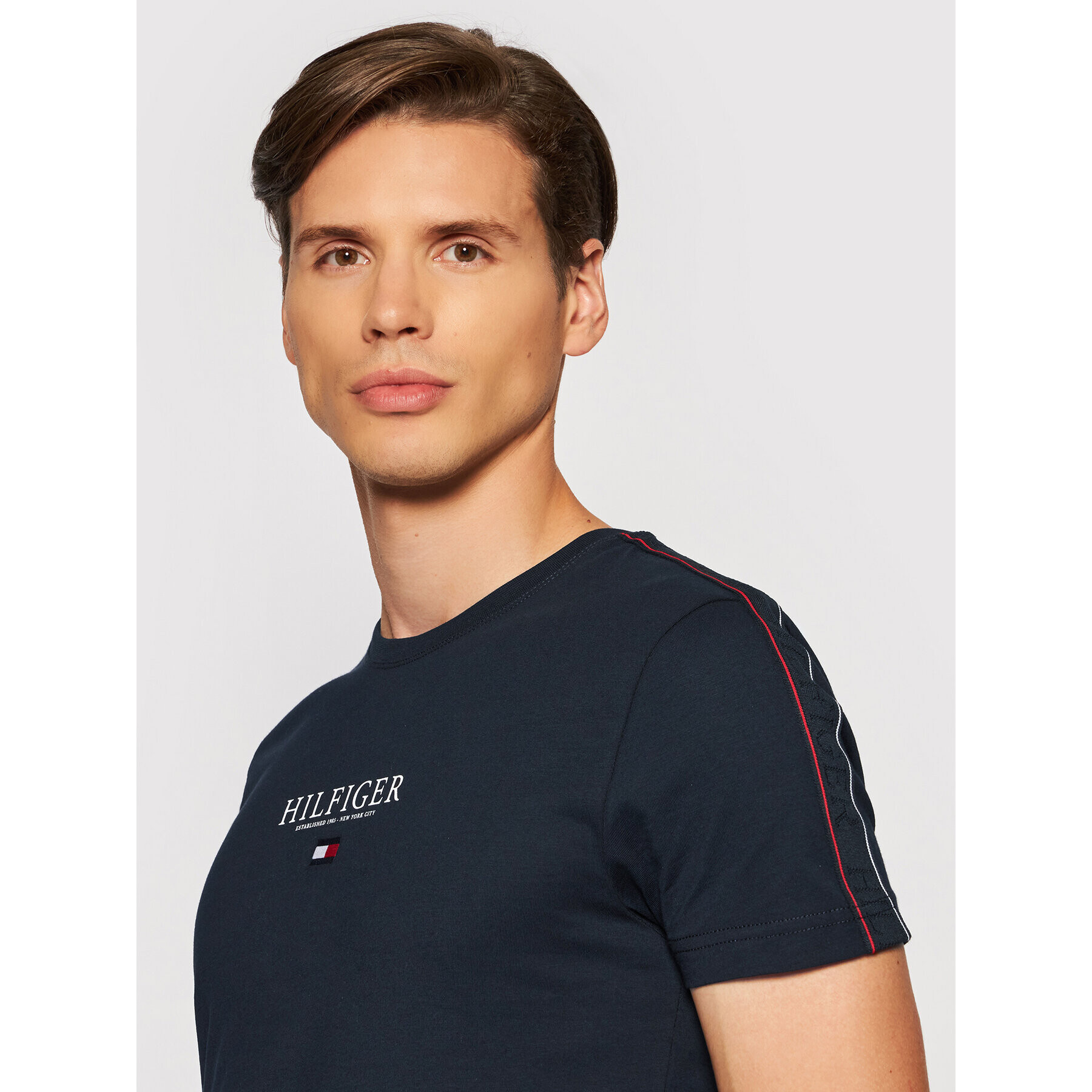 Tommy Hilfiger Тишърт Taped MW0MW19364 Тъмносин Regular Fit - Pepit.bg