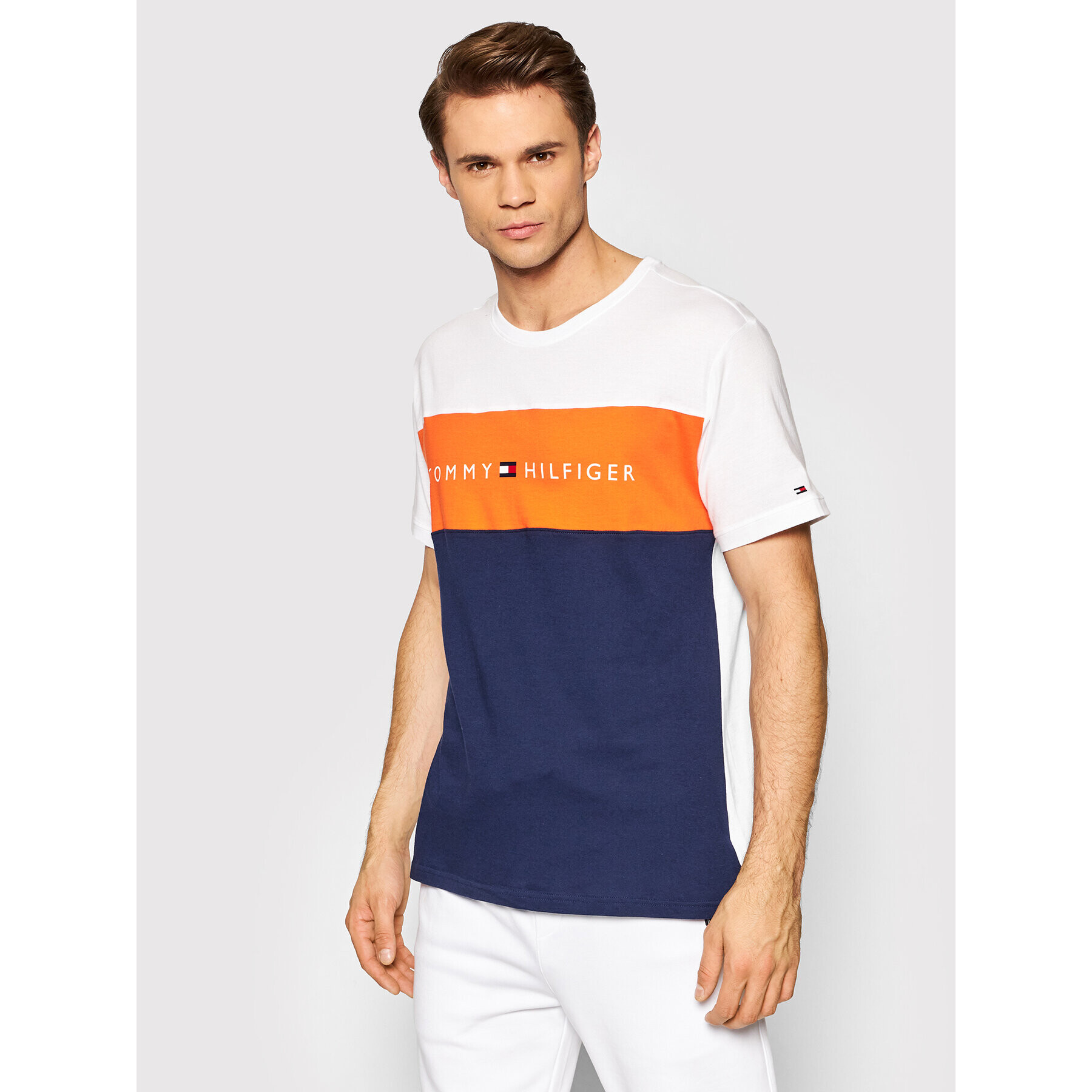 Tommy Hilfiger Тишърт Tee Logo UM0UM01170 Бял Regular Fit - Pepit.bg