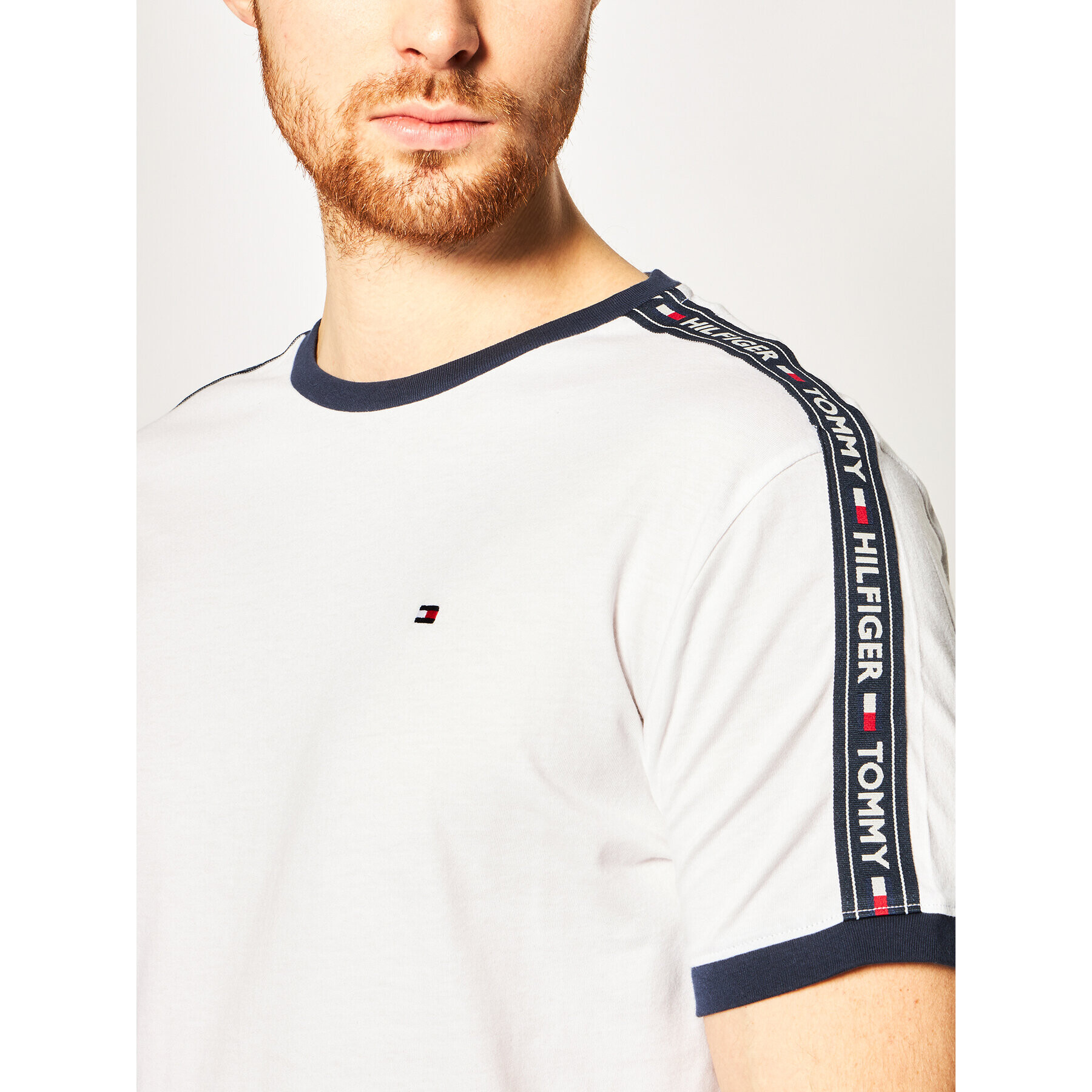 Tommy Hilfiger Тишърт UM0UM00562 Бял Regular Fit - Pepit.bg