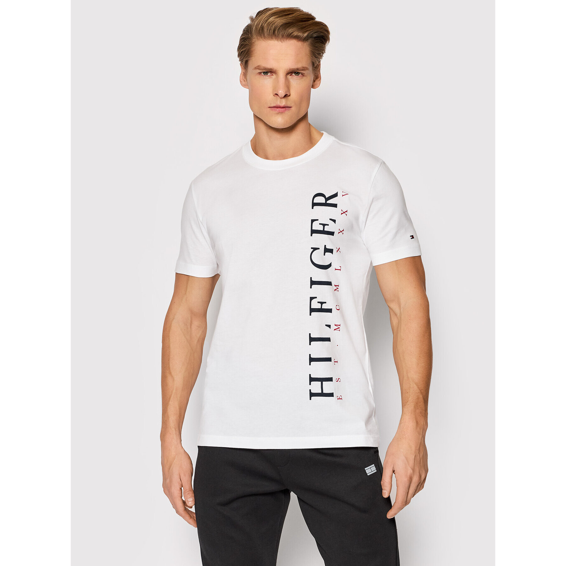 Tommy Hilfiger Тишърт Vertical Logo MW0MW22164 Бял Regular Fit - Pepit.bg