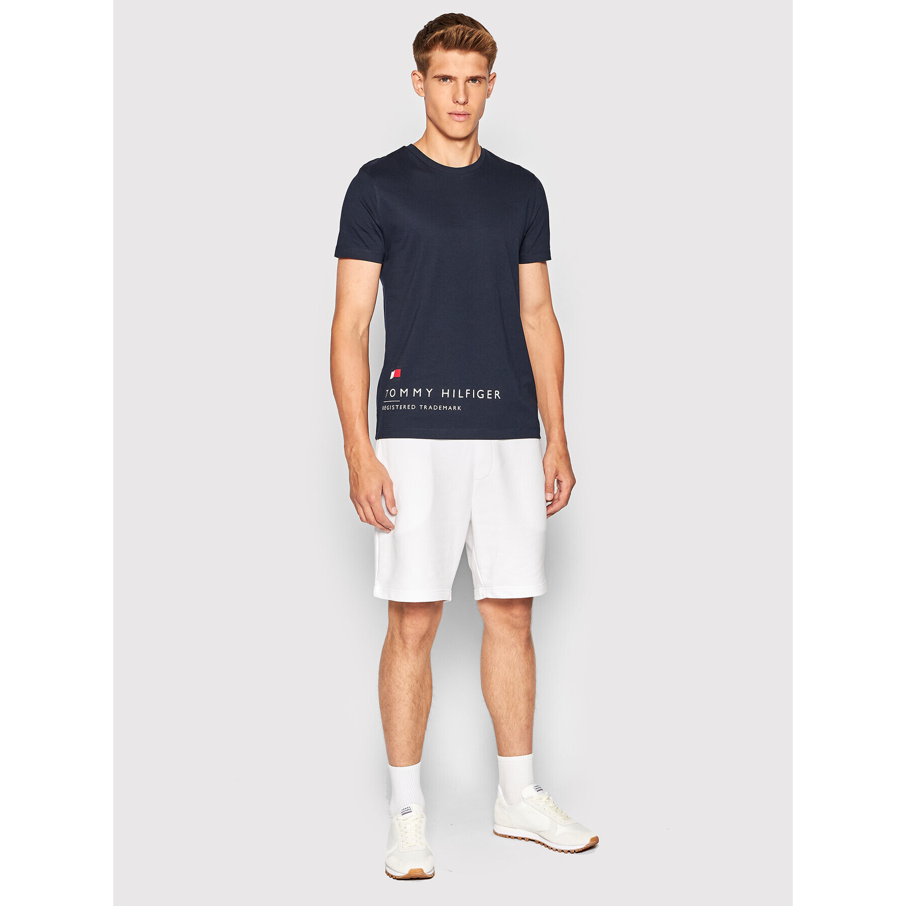 Tommy Hilfiger Тишърт Wraparound Logo MW0MW24965 Тъмносин Regular Fit - Pepit.bg