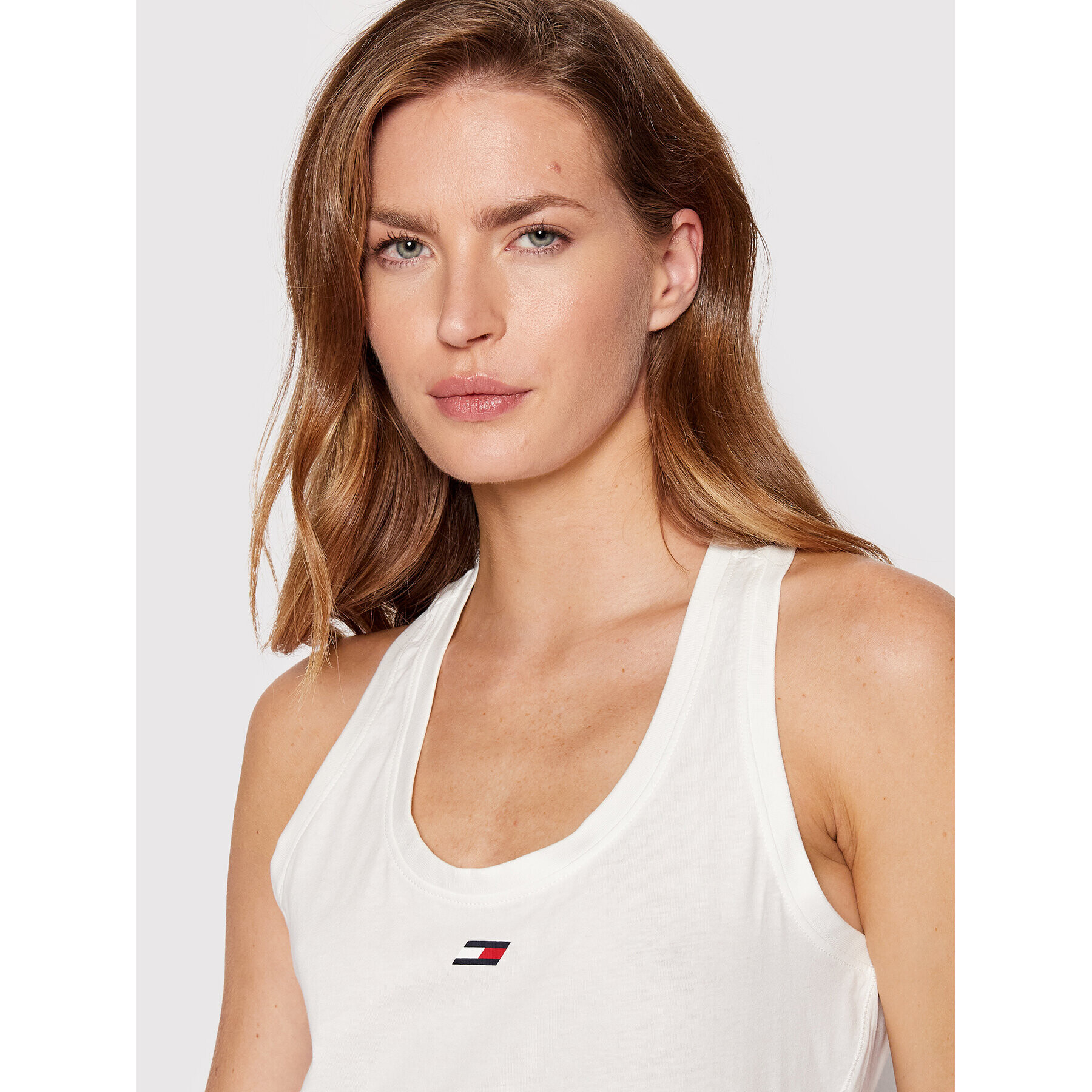 Tommy Hilfiger топ S10S101304 Бял Regular Fit - Pepit.bg