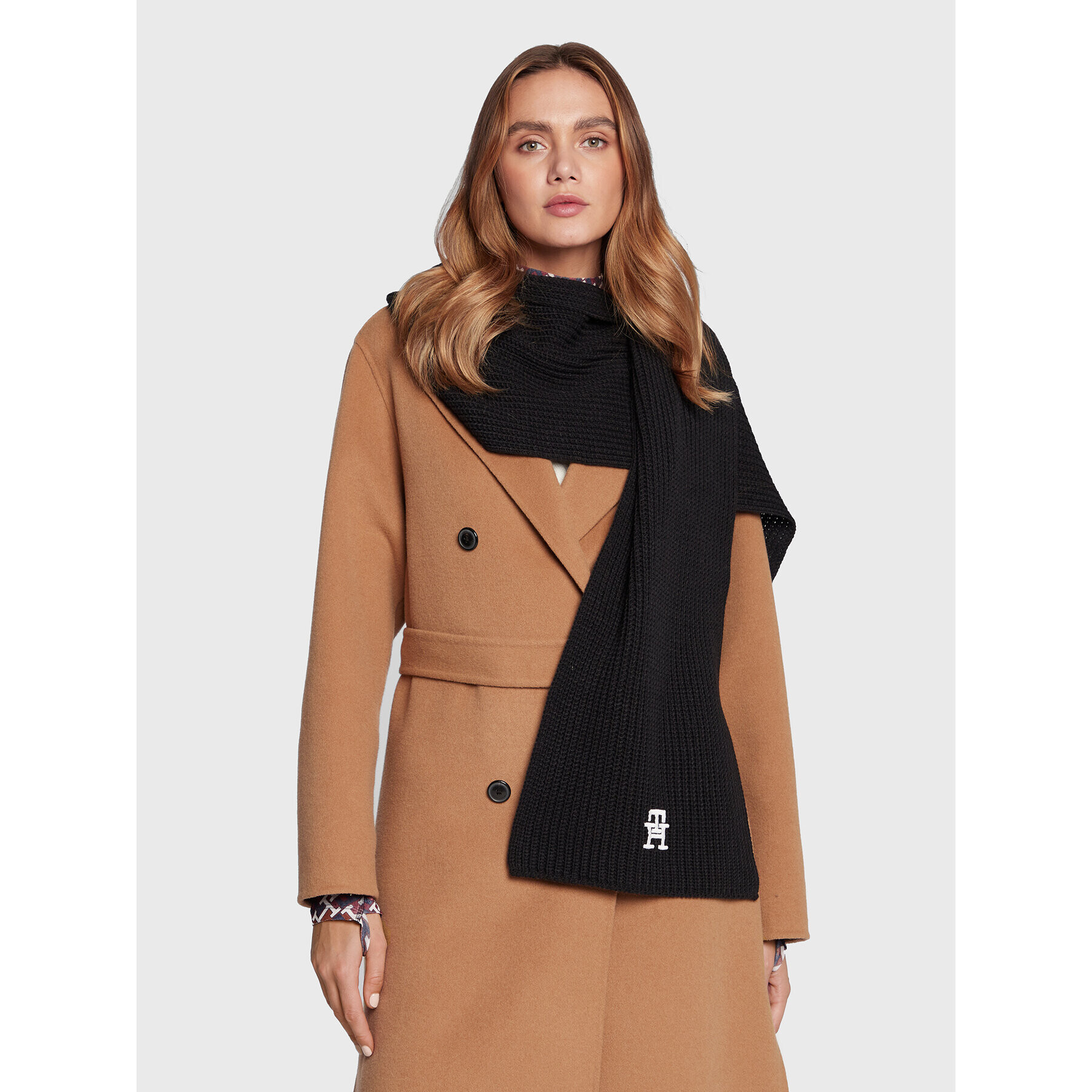 Tommy Hilfiger Зимен шал Monogram AW0AW14288 Черен - Pepit.bg