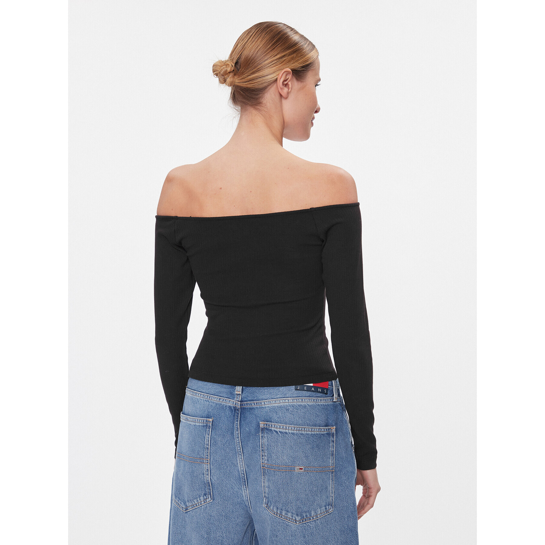 Tommy Jeans Блуза Tjw Off Shoulder Top Ls DW0DW17535 Черен Slim Fit - Pepit.bg