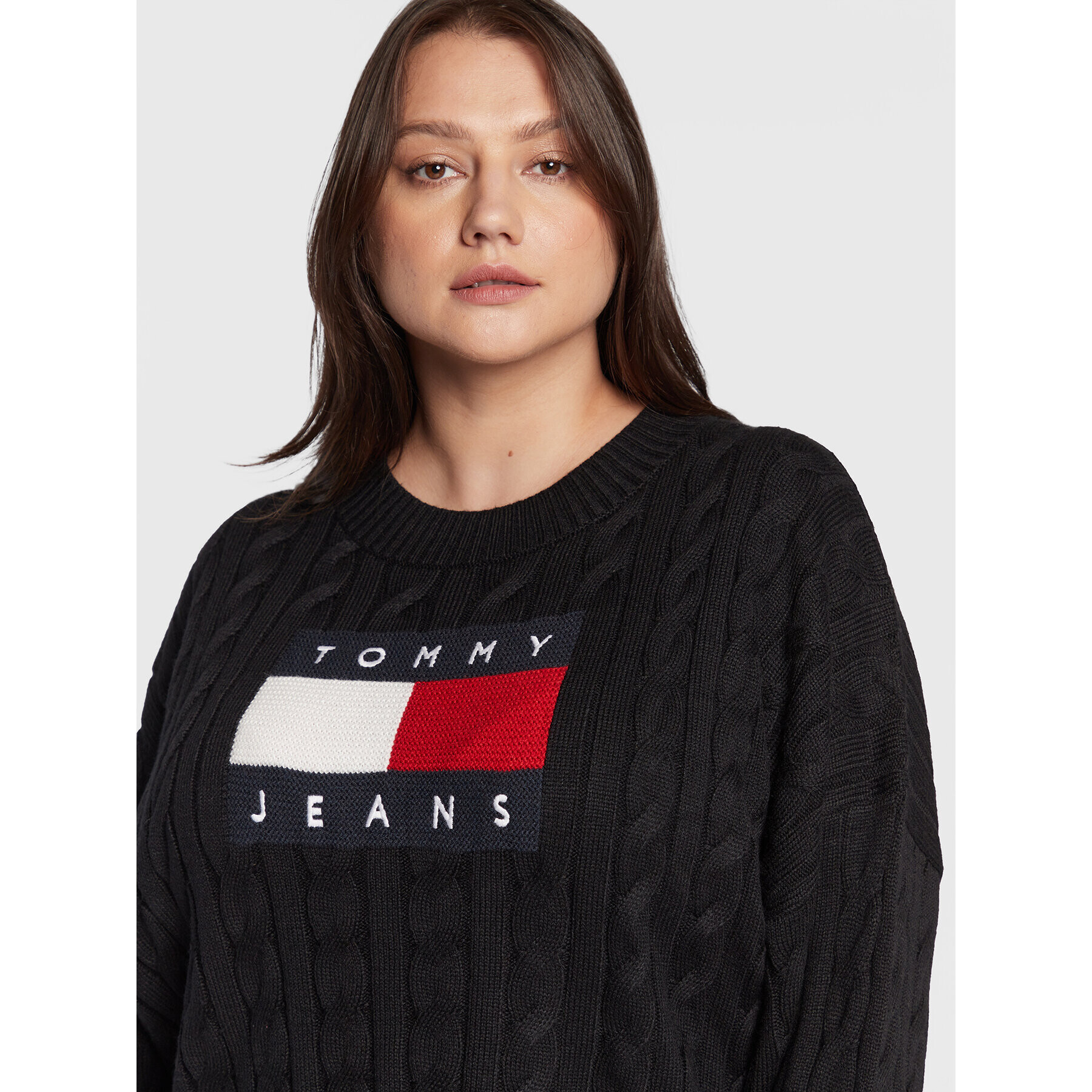 Tommy Jeans Curve Пуловер Center Flag DW0DW14569 Черен Boxy Fit - Pepit.bg