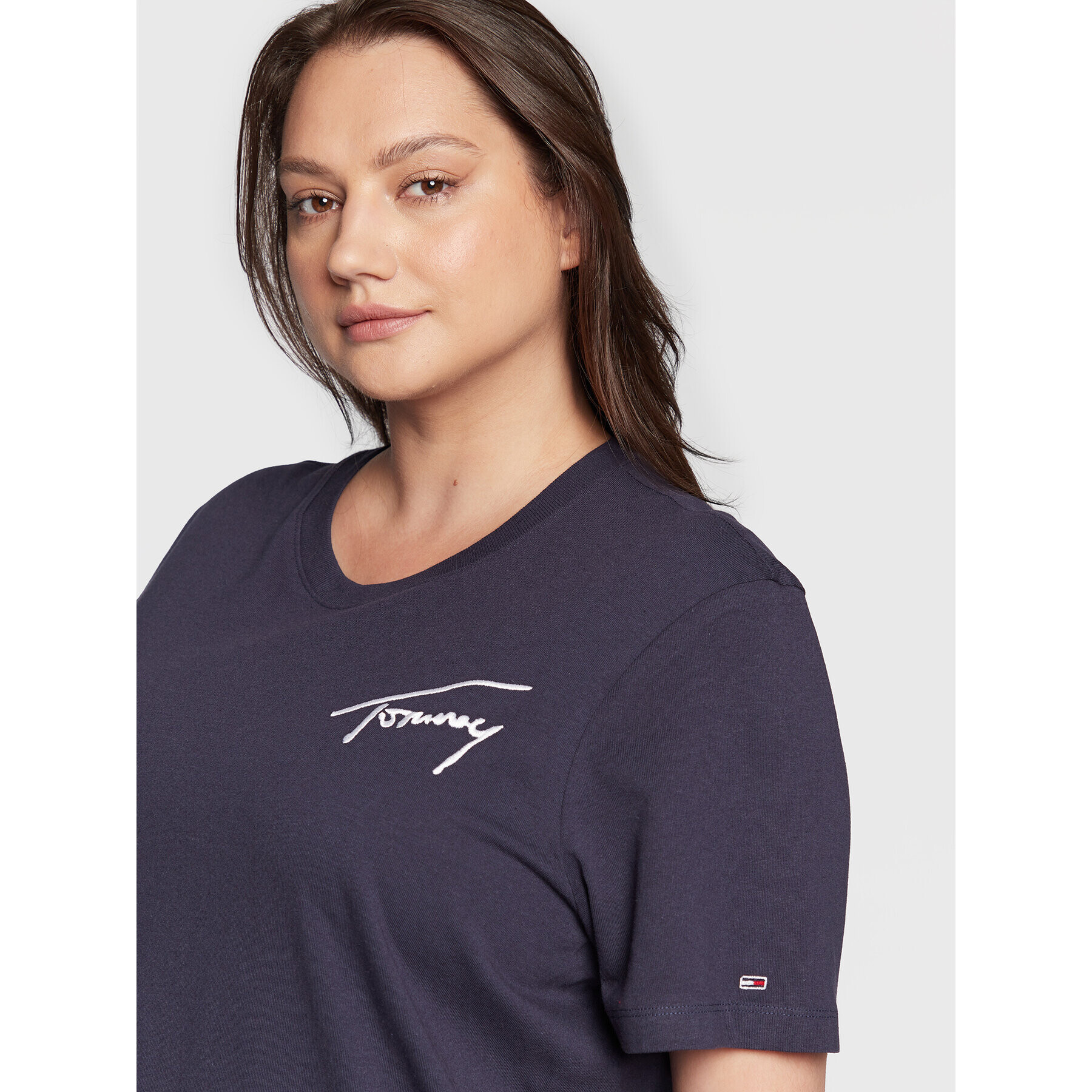 Tommy Jeans Curve Тишърт Signature DW0DW12997 Тъмносин Regular Fit - Pepit.bg