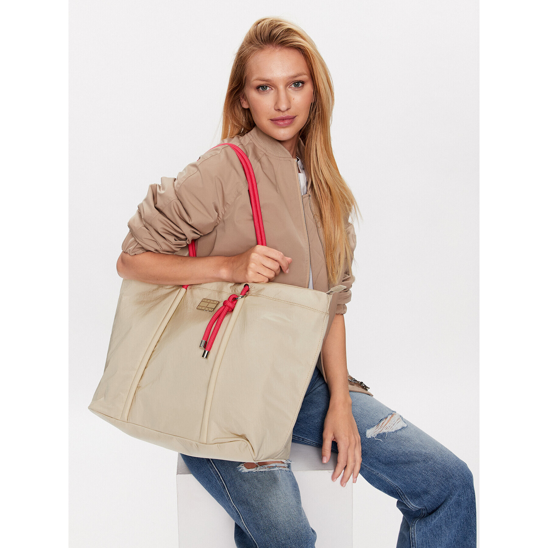 Tommy Jeans Дамска чанта Tjw Beach Summer Tote AW0AW14583 Бежов - Pepit.bg