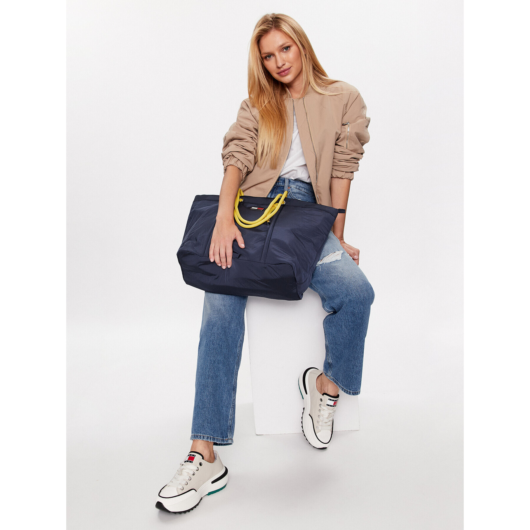 Tommy Jeans Дамска чанта Tjw Beach Summer Tote AW0AW14583 Тъмносин - Pepit.bg