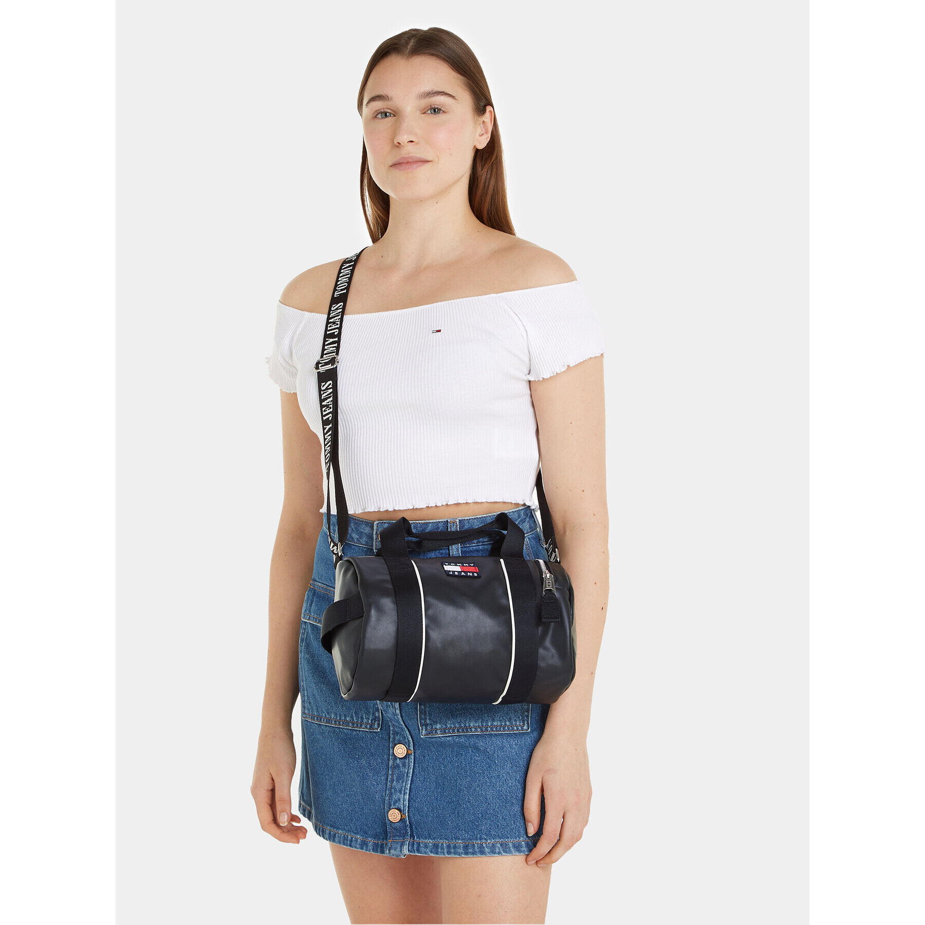 Tommy Jeans Дамска чанта Tjw Heritage Barrel Bag AW0AW15431 Черен - Pepit.bg