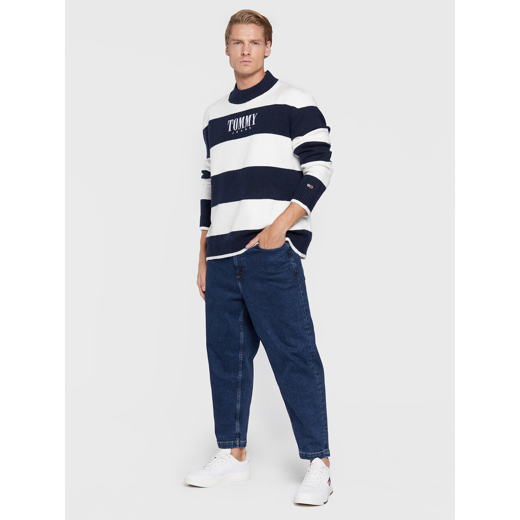 Tommy Jeans Дънки Bax DM0DM13692 Тъмносин Relaxed Fit - Pepit.bg