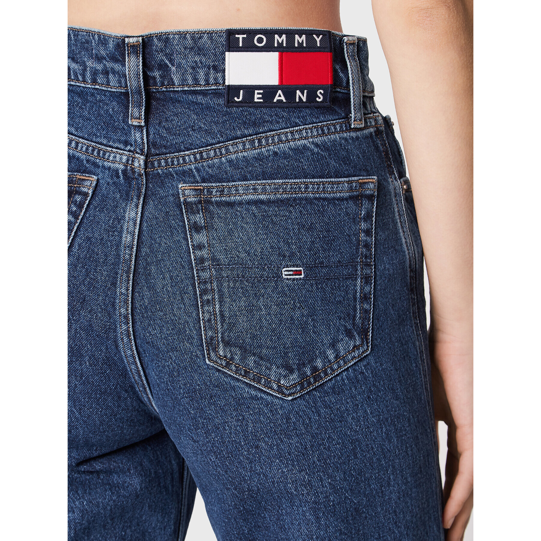 Tommy Jeans Дънки Betsy DW0DW14089 Тъмносин Relaxed Fit - Pepit.bg