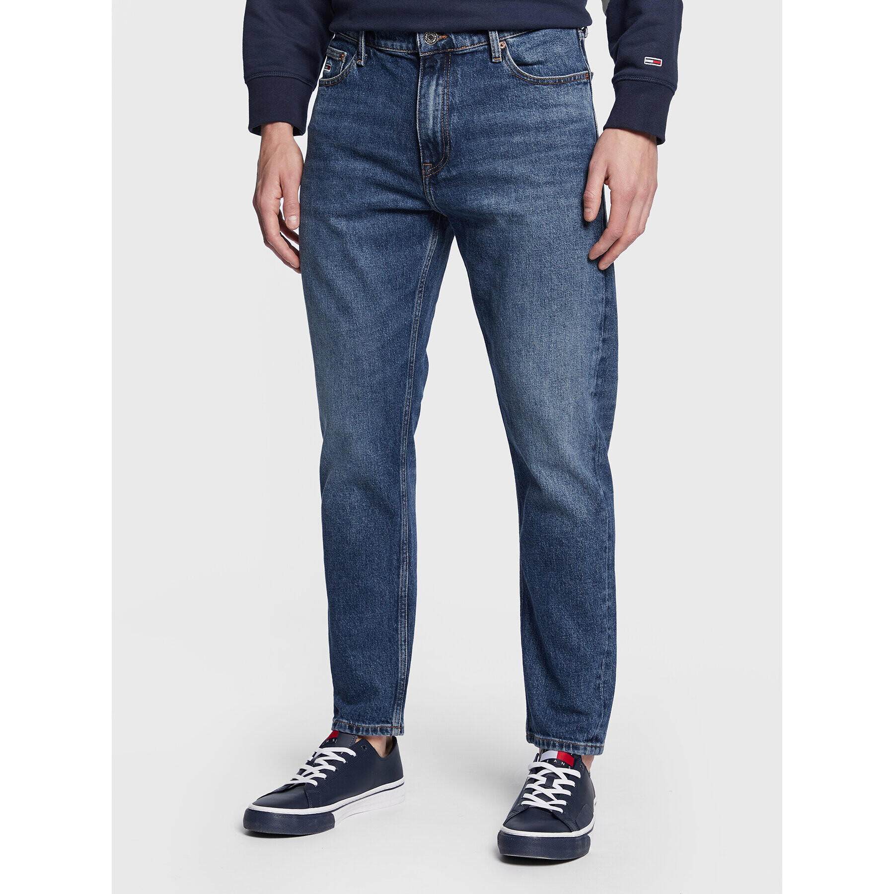 Tommy Jeans Дънки Dad DM0DM15569 Син Regular Fit - Pepit.bg
