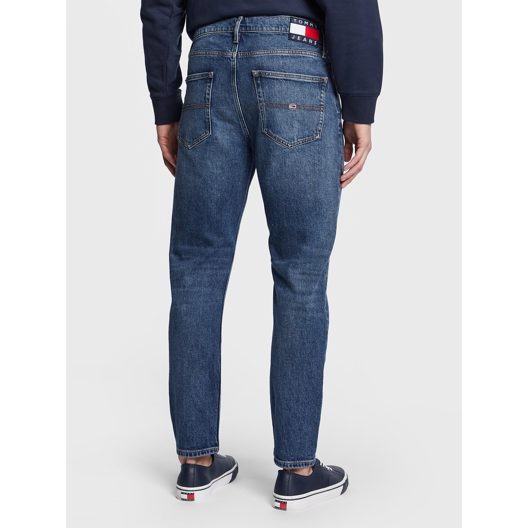 Tommy Jeans Дънки Dad DM0DM15569 Син Regular Fit - Pepit.bg