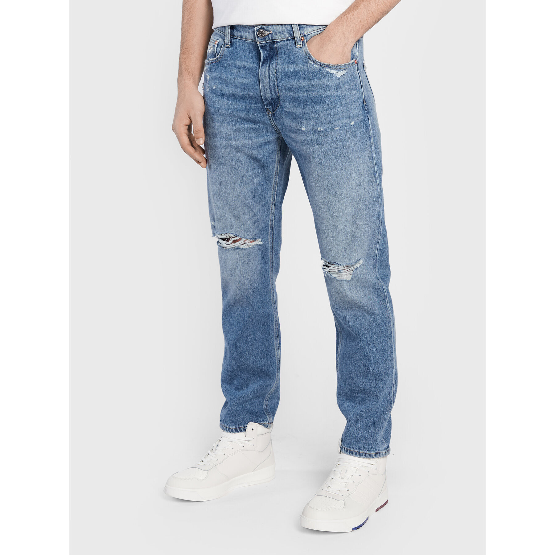 Tommy Jeans Дънки Dad DM0DM15601 Син Regular Fit - Pepit.bg