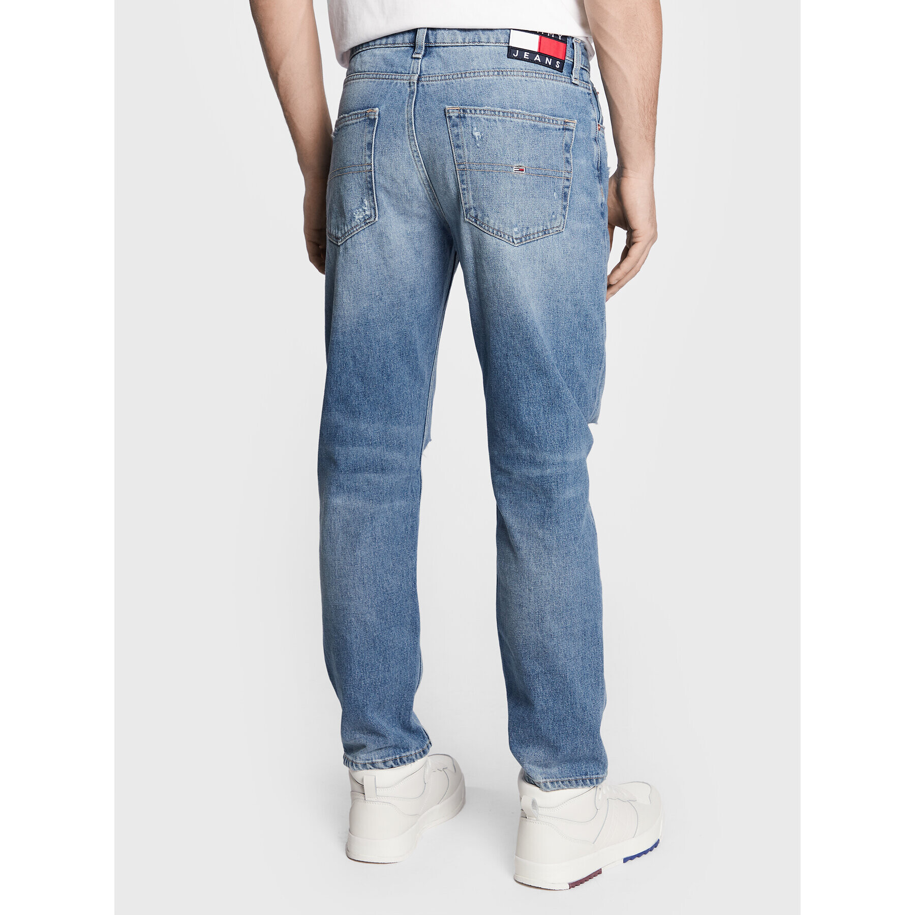 Tommy Jeans Дънки Dad DM0DM15601 Син Regular Fit - Pepit.bg