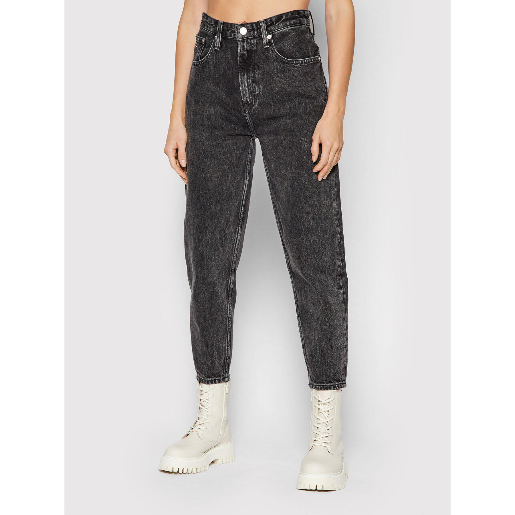 Tommy Jeans Дънки DW0DW10744 Черен Mom Fit - Pepit.bg