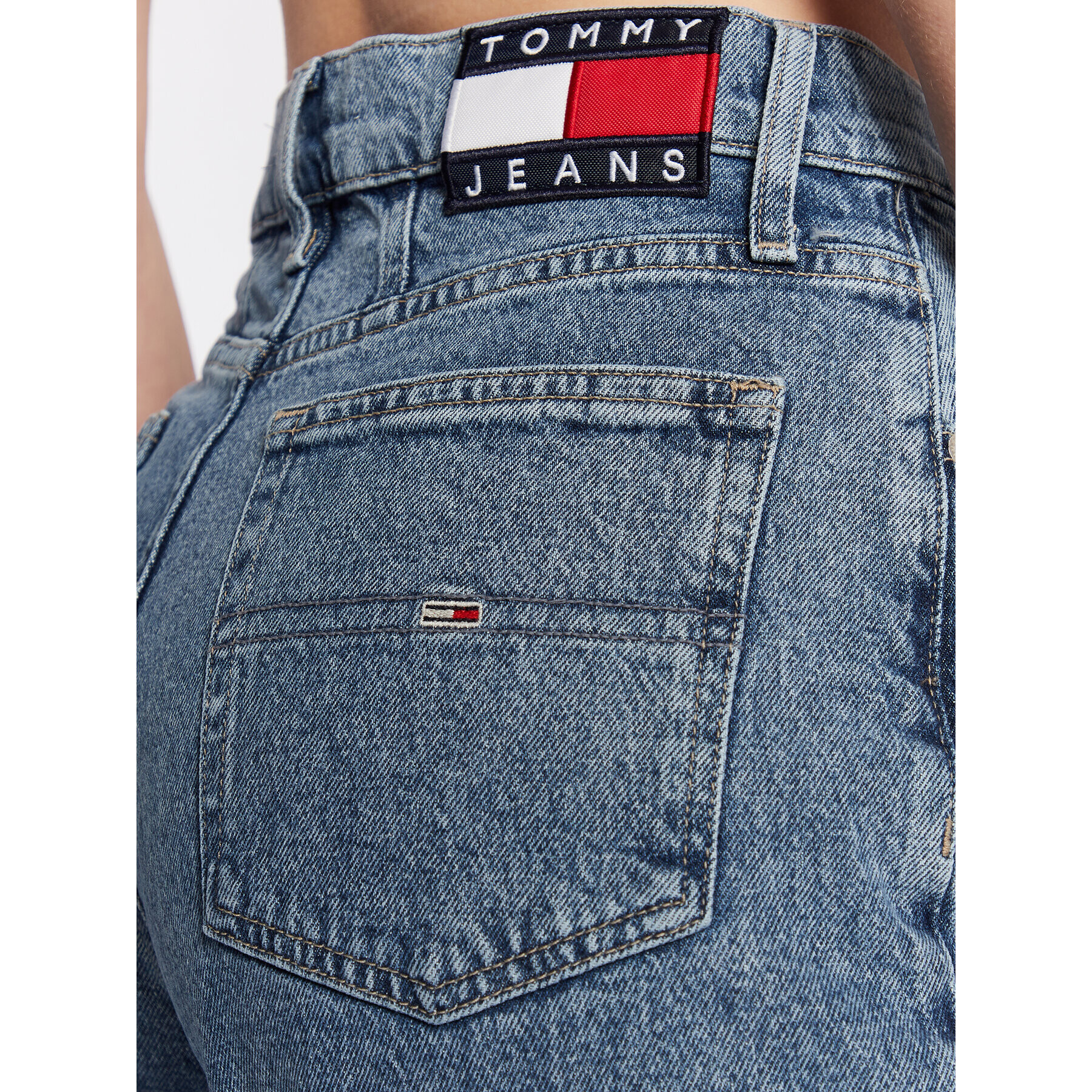 Tommy Jeans Дънки Mom DW0DW14127 Син Mom Fit - Pepit.bg