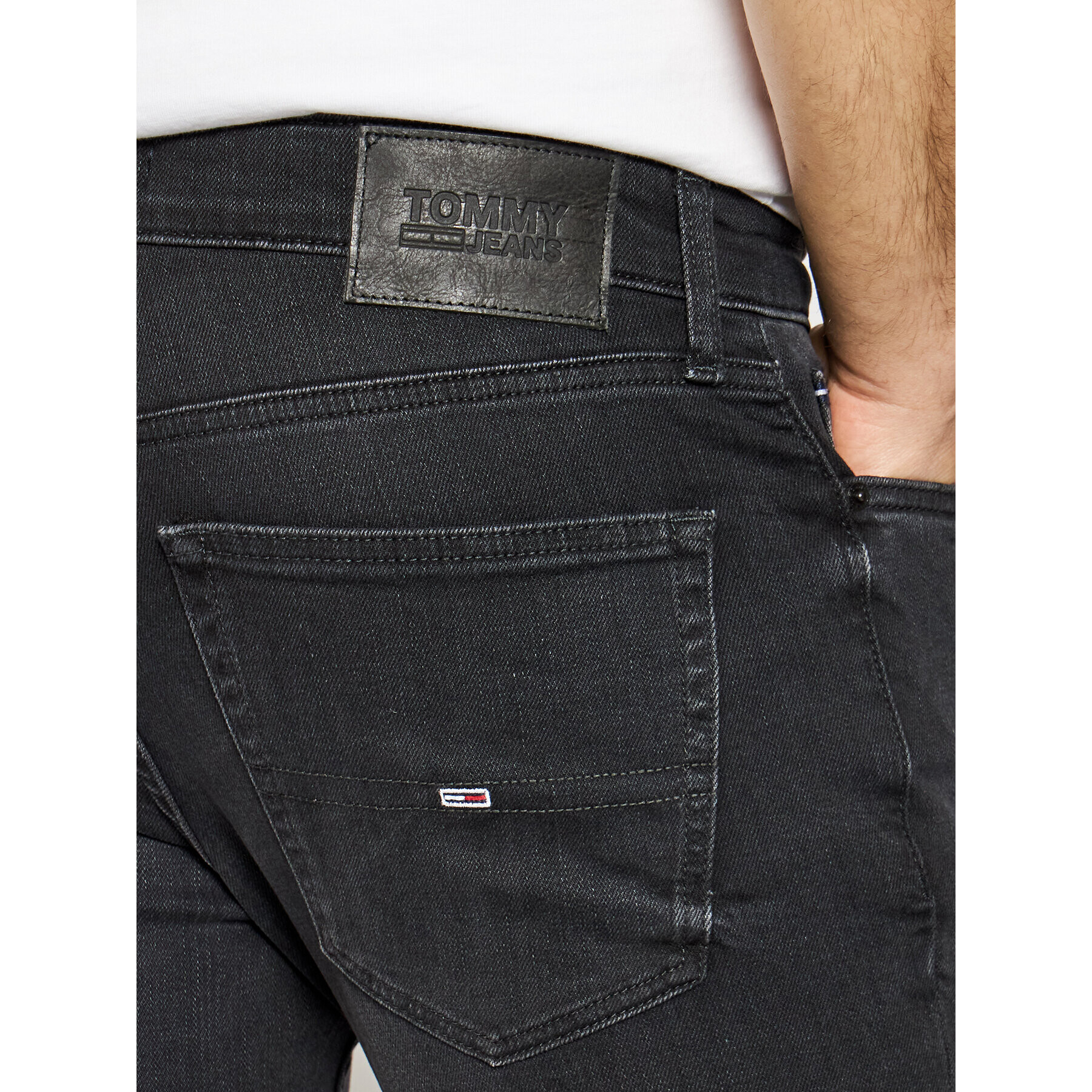 Tommy Jeans Дънки Scanton DM0DM09810 Черен Slim Fit - Pepit.bg