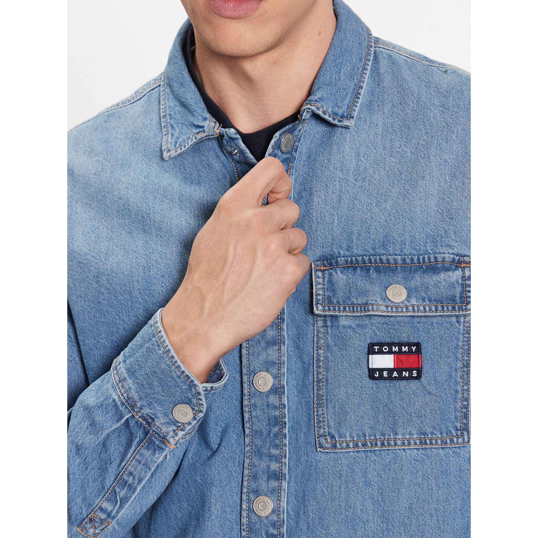 Tommy Jeans дънкова риза Classic DM0DM16598 Тъмносин Overshirt Fit - Pepit.bg