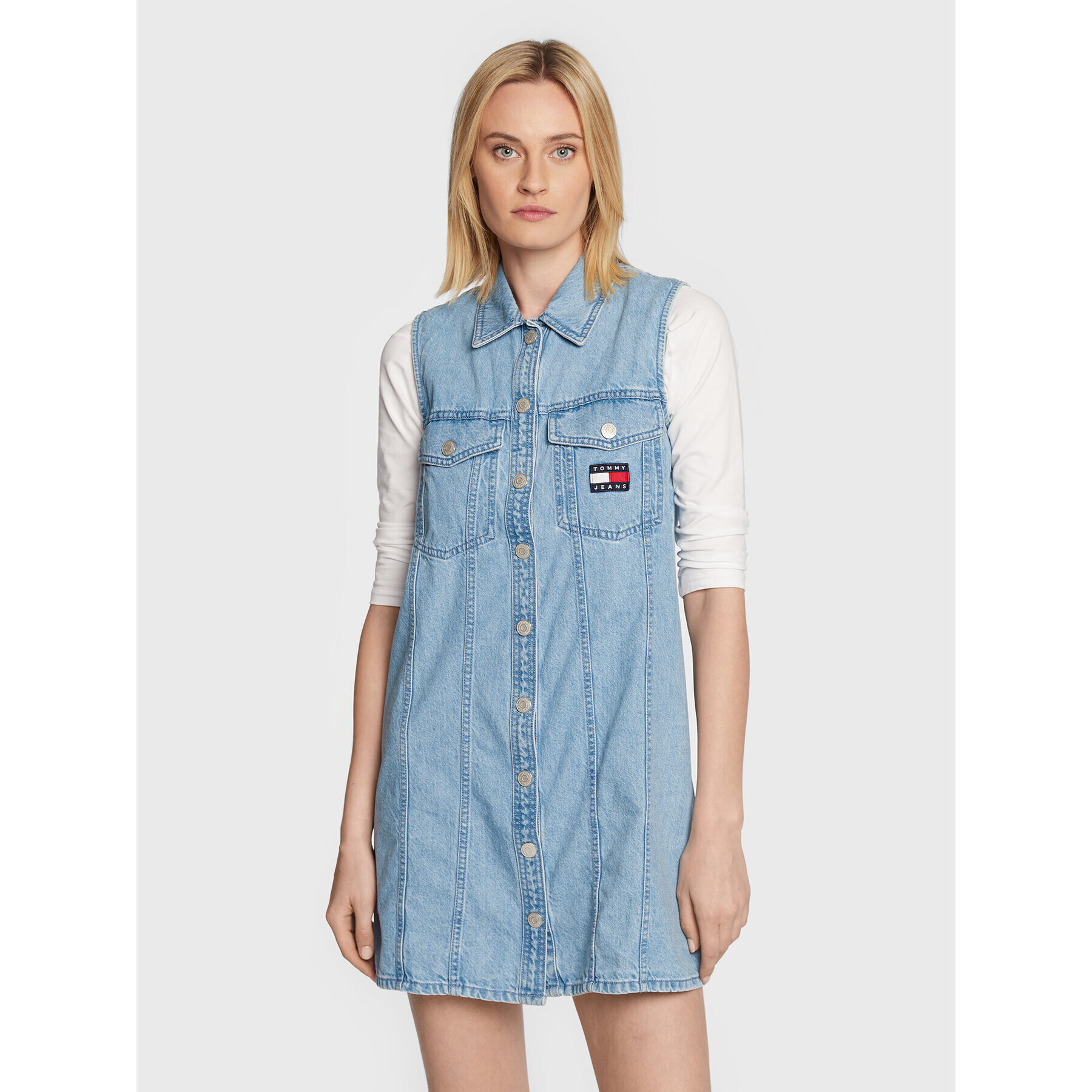 Tommy Jeans Дънкова рокля Badge DW0DW13600 Син Regular Fit - Pepit.bg