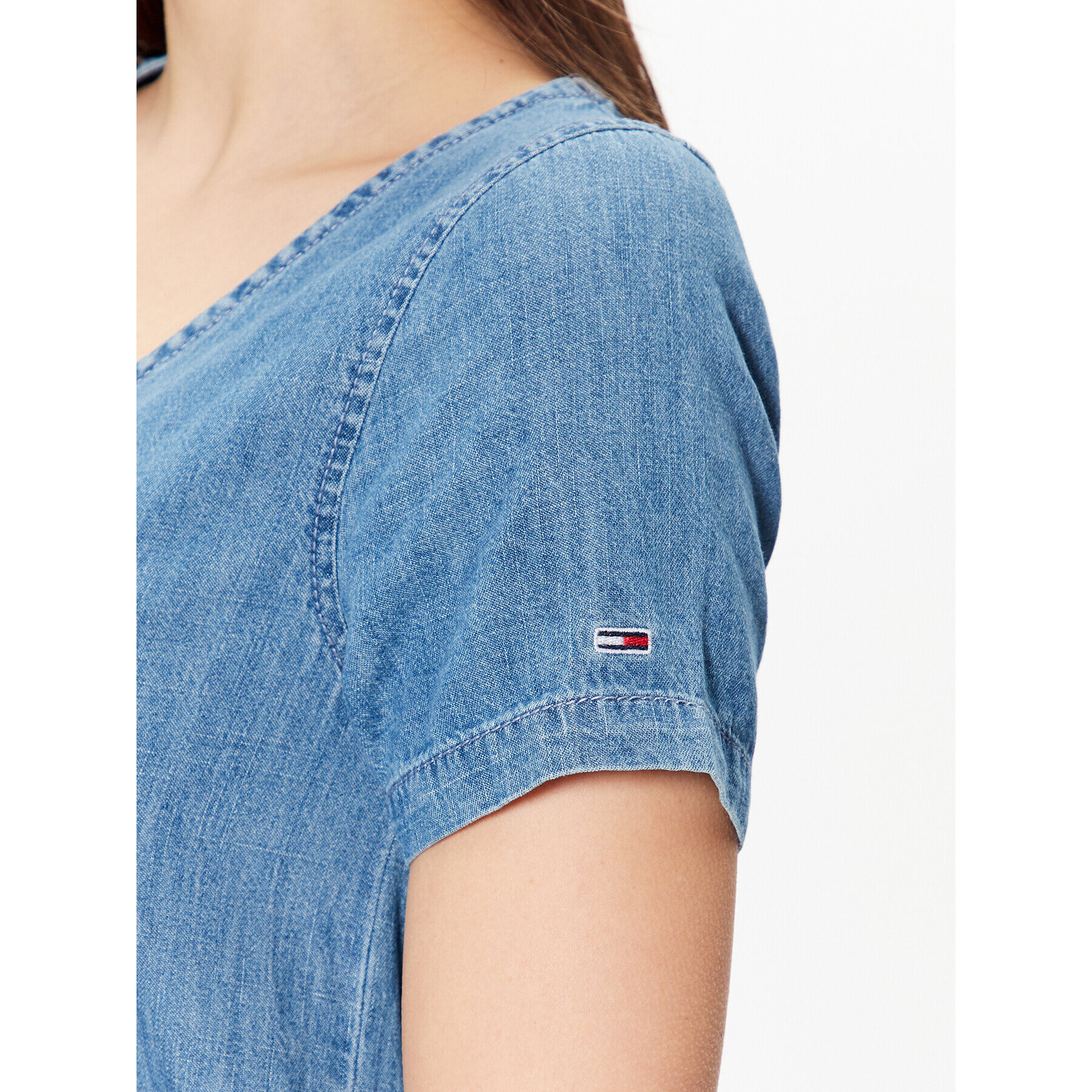 Tommy Jeans Дънкова рокля Chambray DW0DW15674 Син Relaxed Fit - Pepit.bg