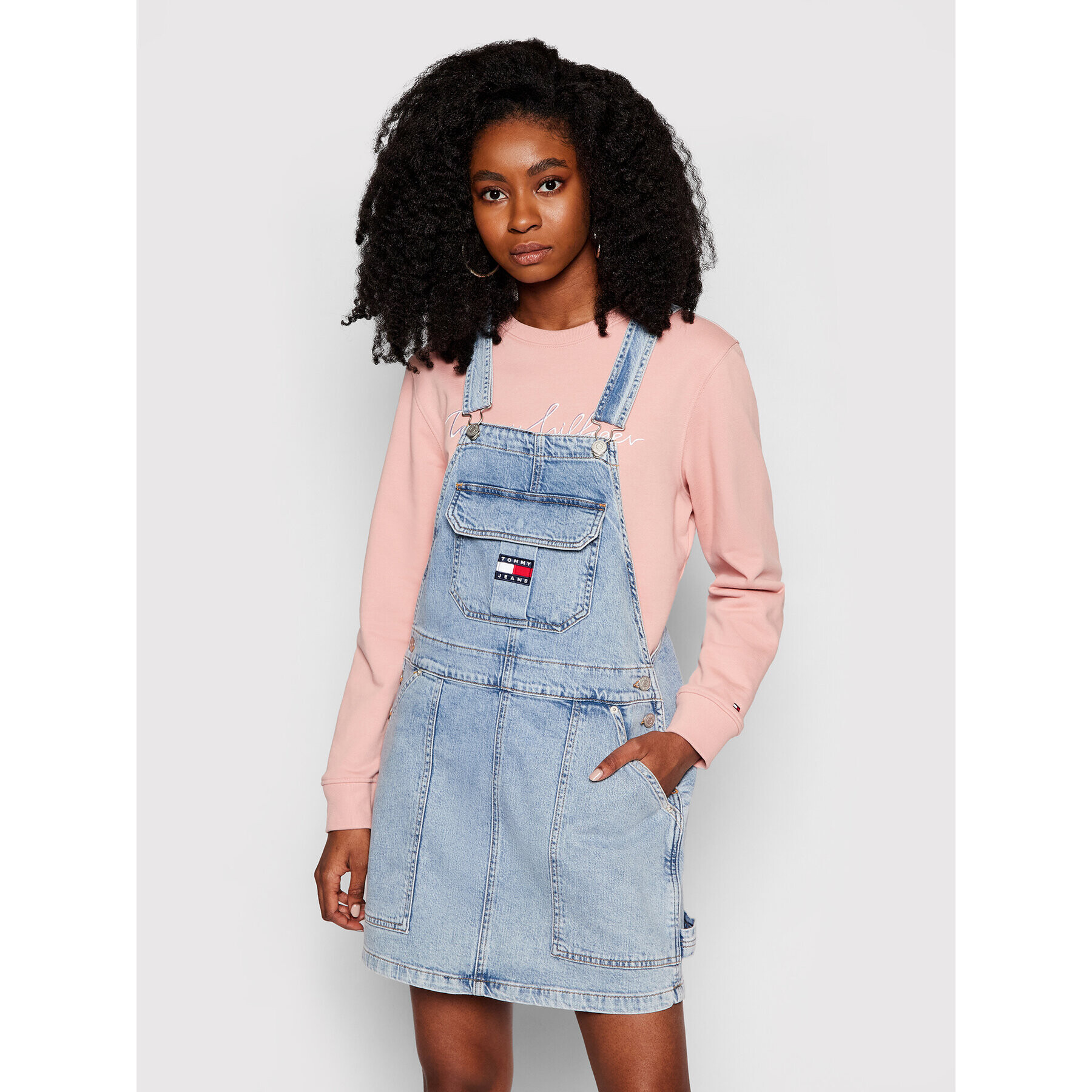 Tommy Jeans Дънкова рокля Cargo Dungaree DW0DW10107 Син Regular Fit - Pepit.bg