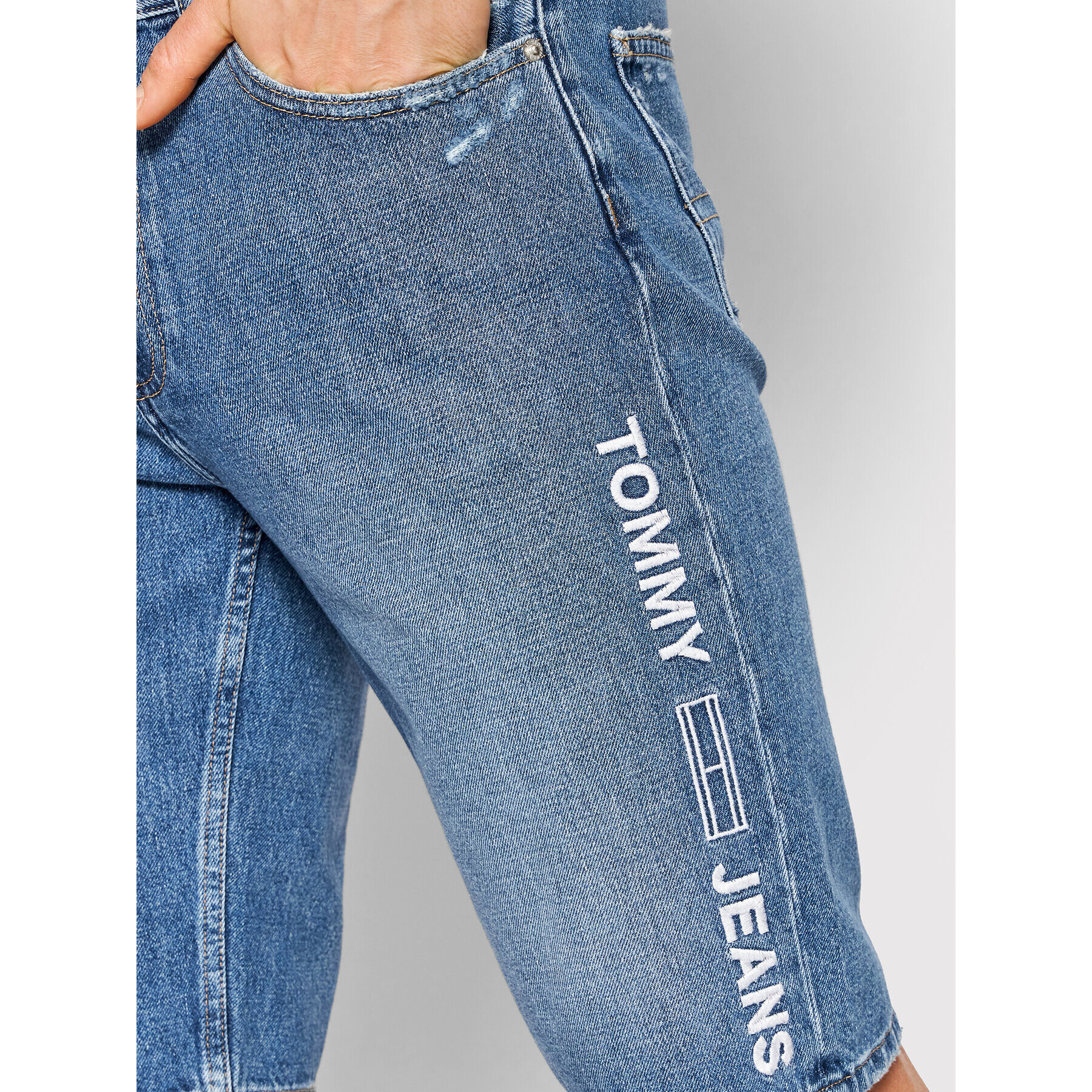 Tommy Jeans Дънкови шорти Dad DM0DM12669 Син Regular Fit - Pepit.bg