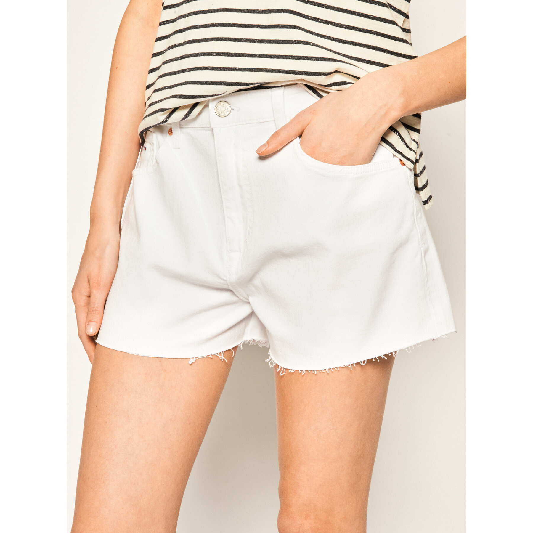 Tommy Jeans Дънкови шорти DW0DW08281 Бял Slim Fit - Pepit.bg