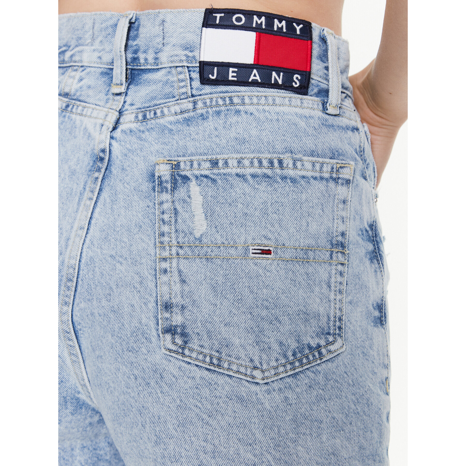 Tommy Jeans Дънкови шорти DW0DW15602 Син Mom Fit - Pepit.bg