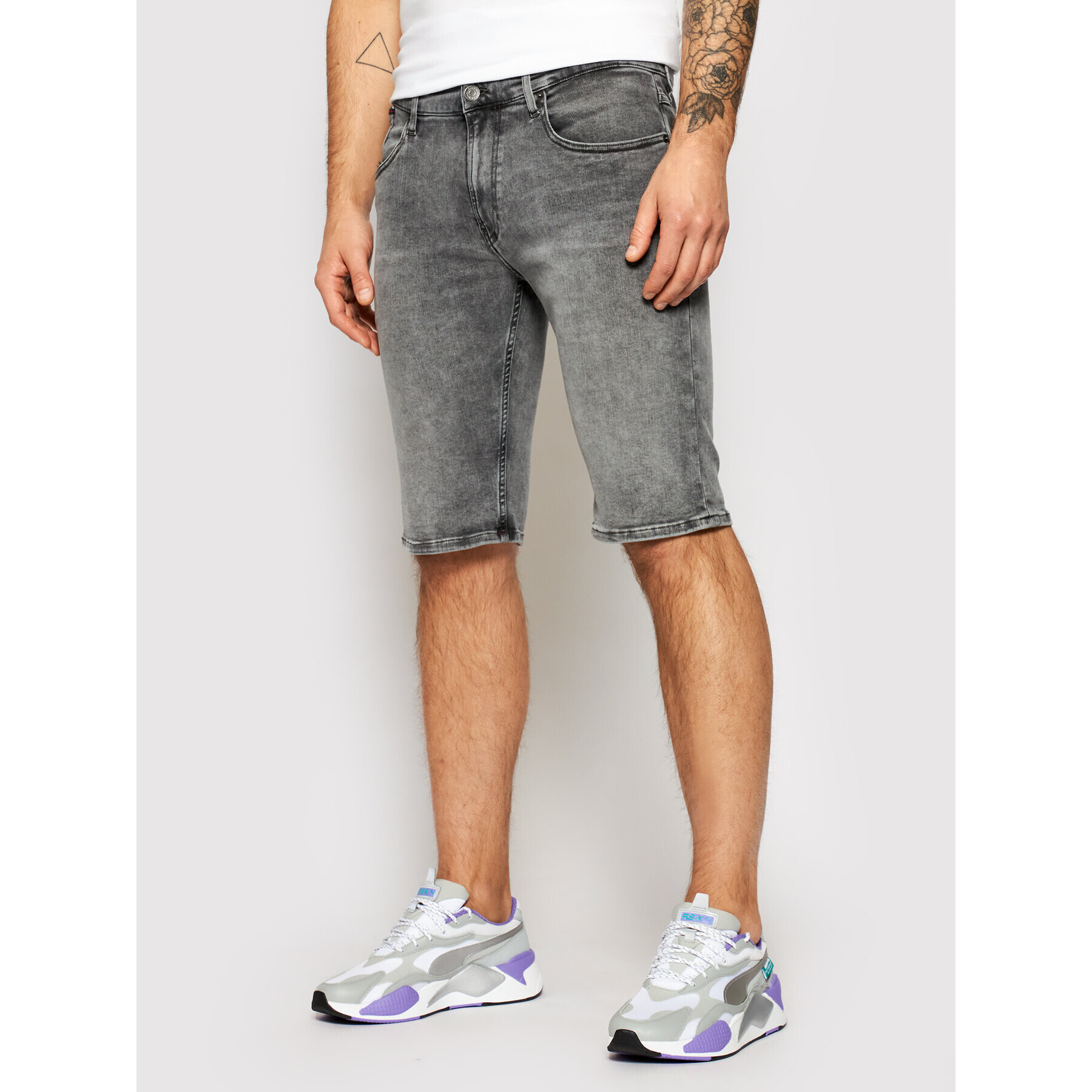 Tommy Jeans Дънкови шорти Ronnie DM0DM09500 Сив Relaxed Fit - Pepit.bg