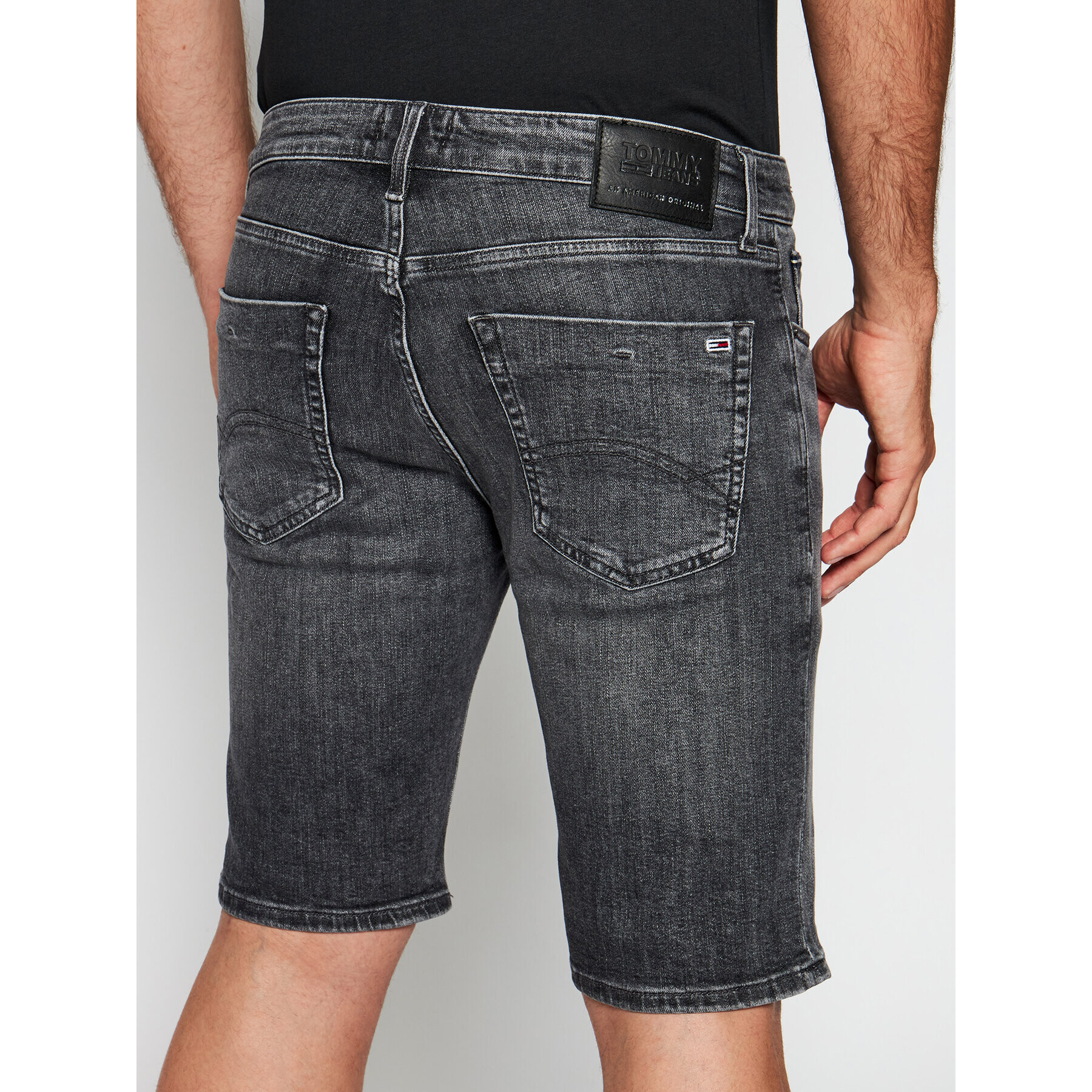 Tommy Jeans Дънкови шорти Scanton DM0DM07982 Сив Slim Fit - Pepit.bg
