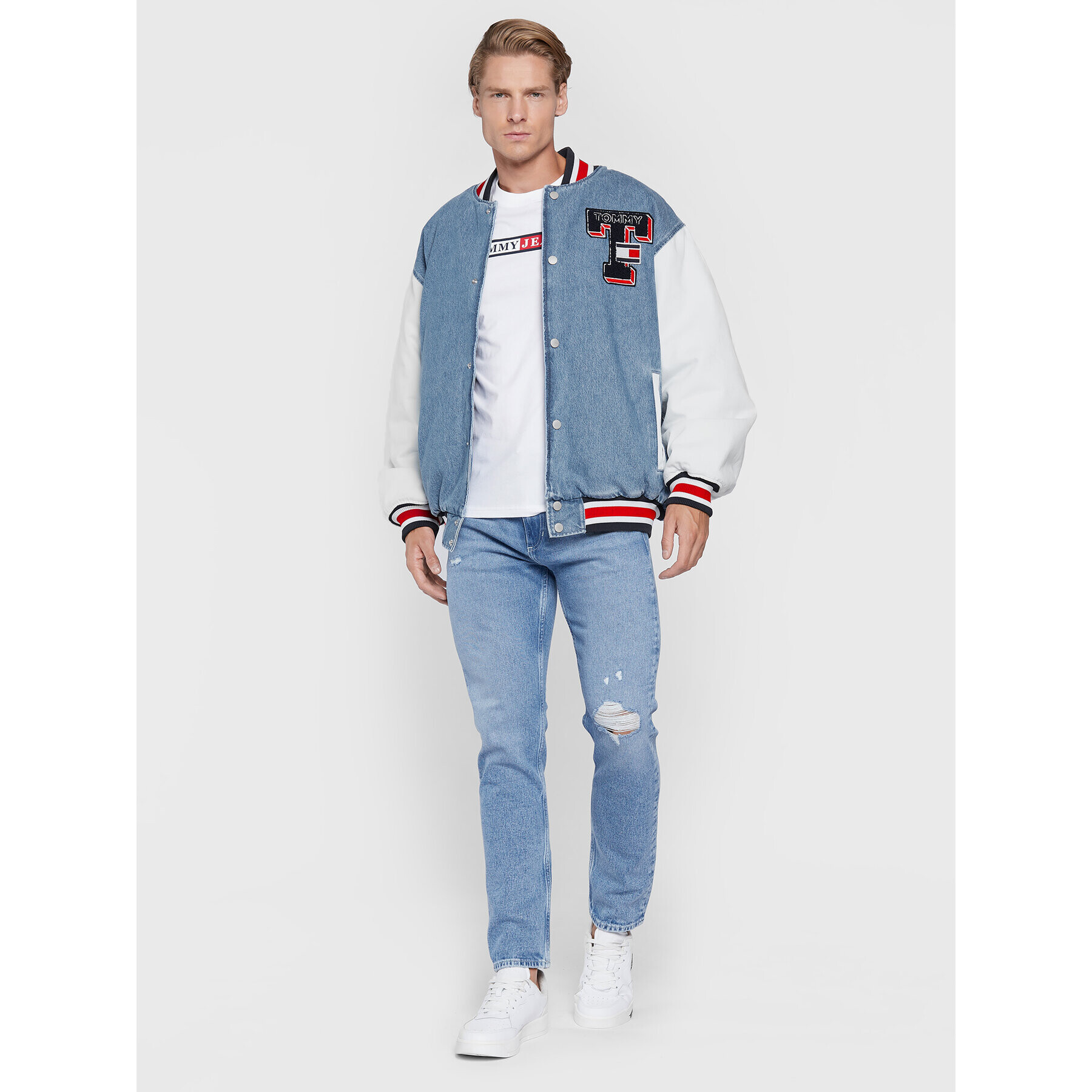 Tommy Jeans Дънково яке Letterman DM0DM14861 Син Regular Fit - Pepit.bg