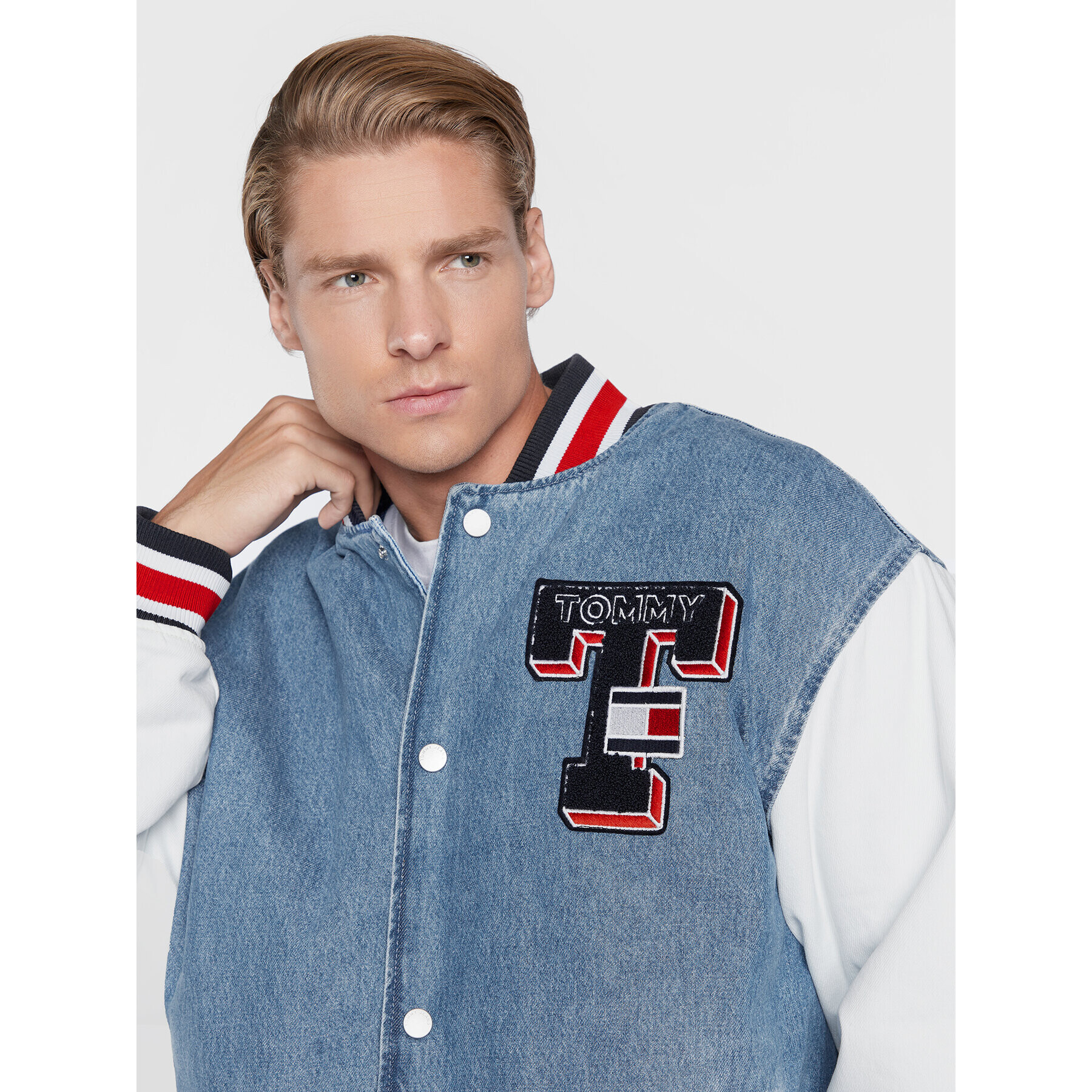 Tommy Jeans Дънково яке Letterman DM0DM14861 Син Regular Fit - Pepit.bg