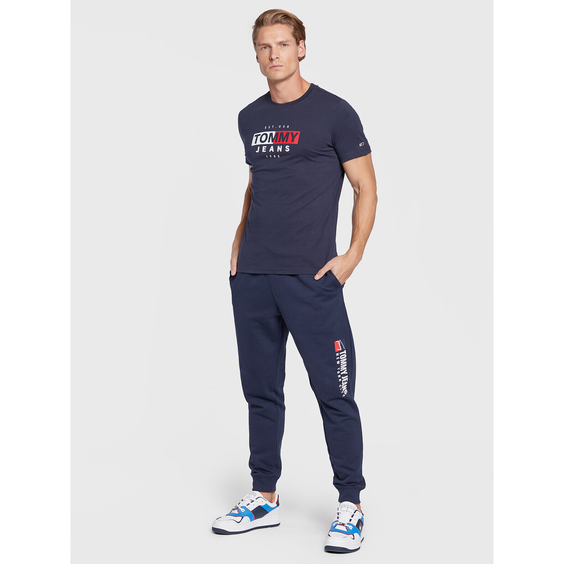 Tommy Jeans Долнище анцуг Entry Athletics DM0DM14273 Тъмносин Regular Fit - Pepit.bg