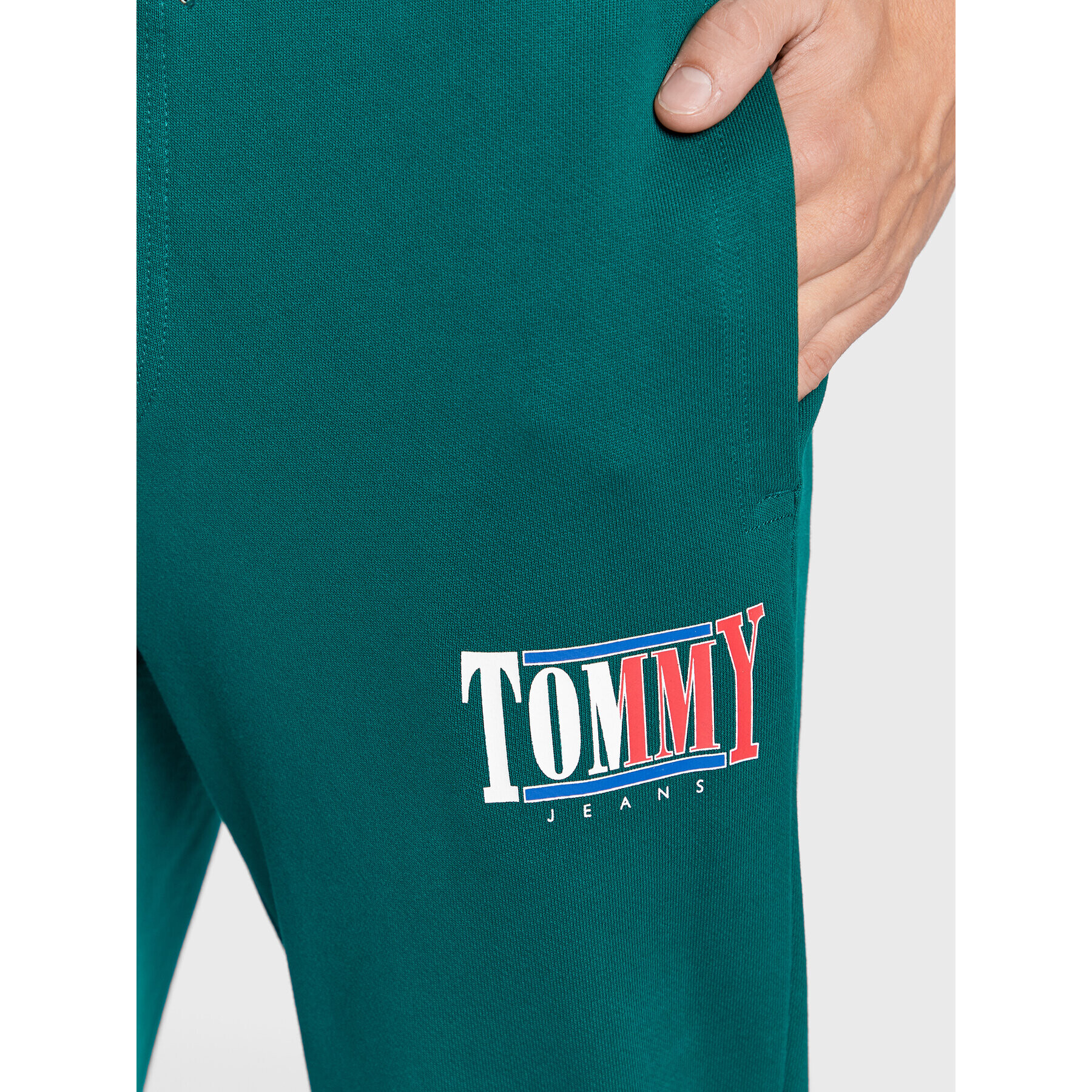 Tommy Jeans Долнище анцуг Essential Graphic DM0DM15031 Зелен Slim Fit - Pepit.bg