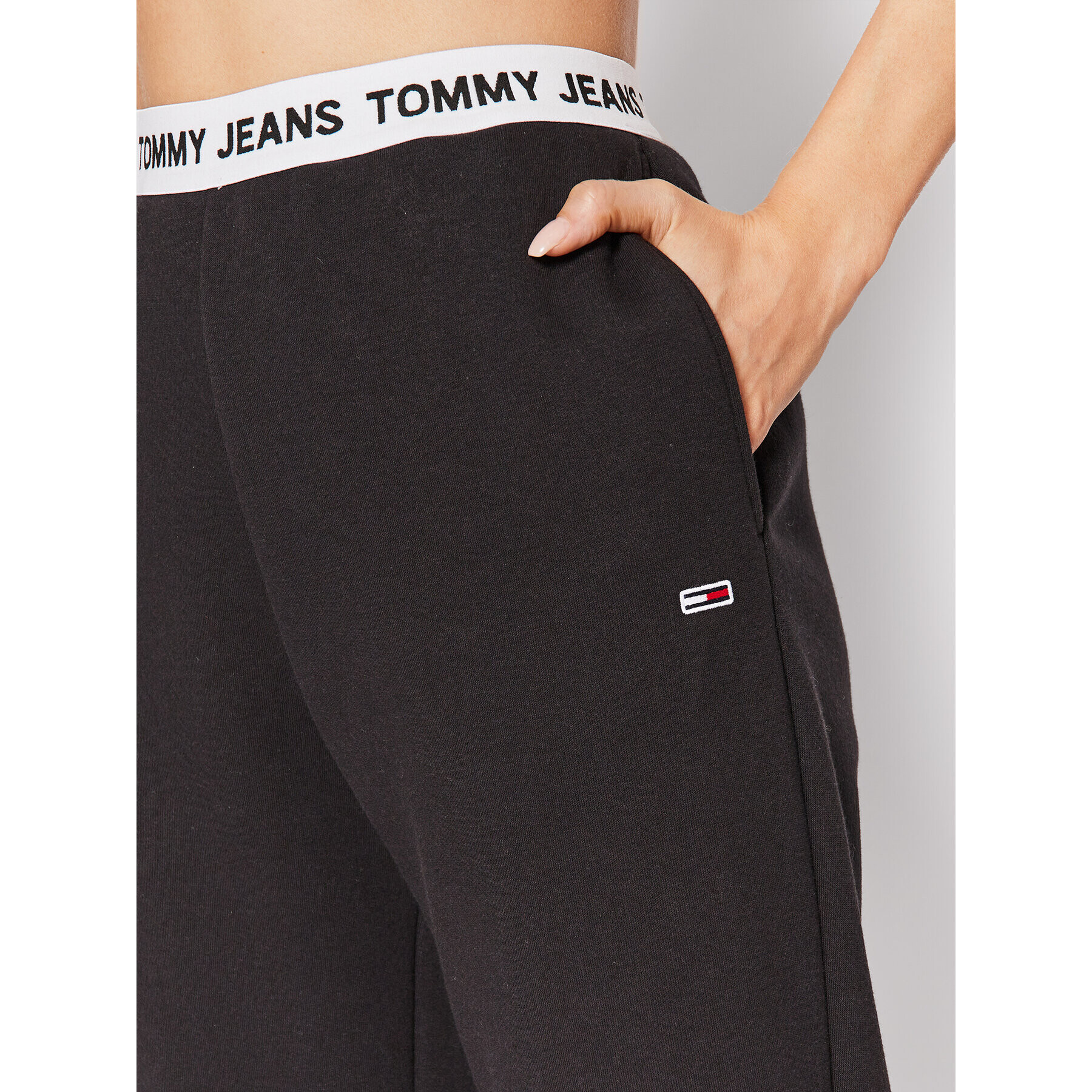 Tommy Jeans Долнище анцуг Logo Wb A-Line DW0DW12641 Черен Relaxed Fit - Pepit.bg